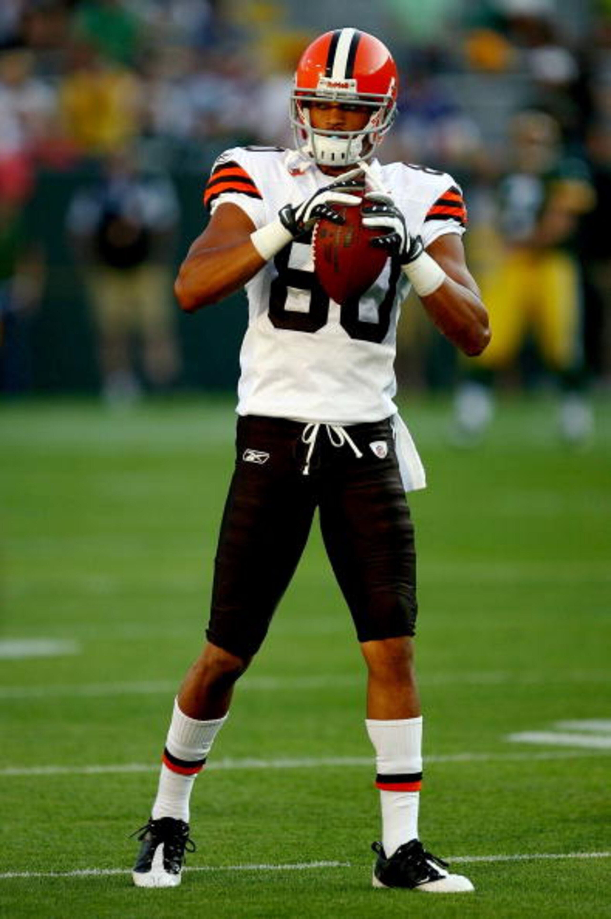 GREEN BAY, WI - AUGUST 15: Brian Robiskie #80 of the Cleveland Browns warms up before taking on the Green Bay Packers during the preseason game at Lambeau Field on August 15, 2009 in Green Bay, Wisconsin. (Photo by Jonathan Daniel/Getty Images) GREEN BAY, WI - AUGUST 15: Brian Robiskie #80 of the Cleveland Browns warms up before taking on the Green Bay Packers during the preseason game at Lambeau Field on August 15, 2009 in Green Bay, Wisconsin. (Photo by Jonathan Daniel/Getty Images)