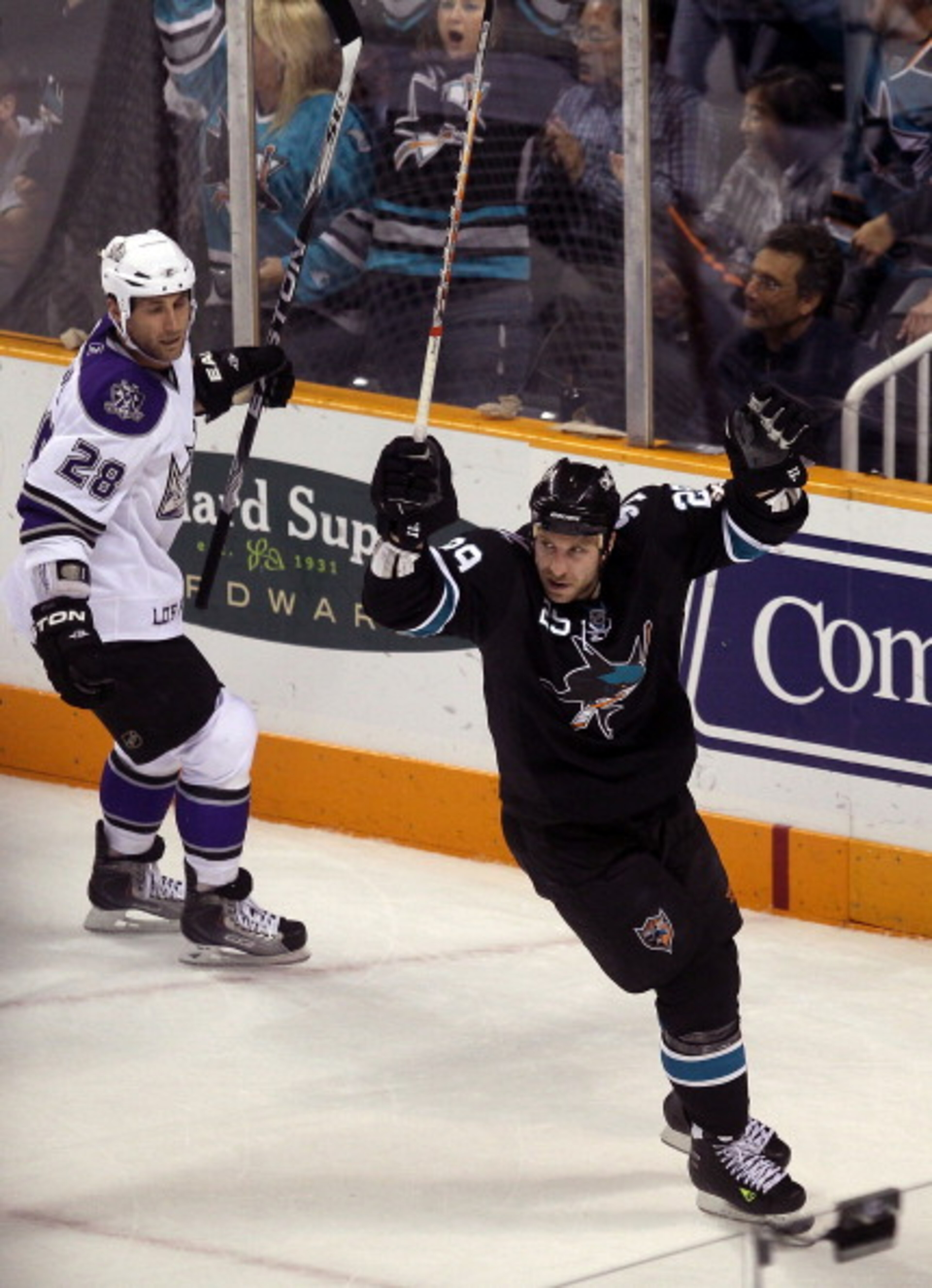 SAN JOSE, CA - NOVEMBER 15: Ryane Clowe #29 of the San Jose Sharks celebrates after he scored a goal in the first period against the Los Angeles Kings at HP Pavilion on November 15, 2010 in San Jose, California. (Photo by Ezra Shaw/Getty Images) SAN JOSE, CA - NOVEMBER 15: Ryane Clowe #29 of the San Jose Sharks celebrates after he scored a goal in the first period against the Los Angeles Kings at HP Pavilion on November 15, 2010 in San Jose, California. (Photo by Ezra Shaw/Getty Images)
