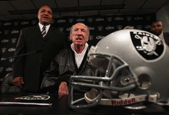 ALAMEDA, CA - JANUARY 18:  New Oakland Raiders coach Hue Jackson (L) poses for a photograph with Raiders owner Al Davis on January 18, 2011 in Alameda, California. Hue Jackson was introduced as the new coach of the Oakland Raiders, replacing the fired Tom
