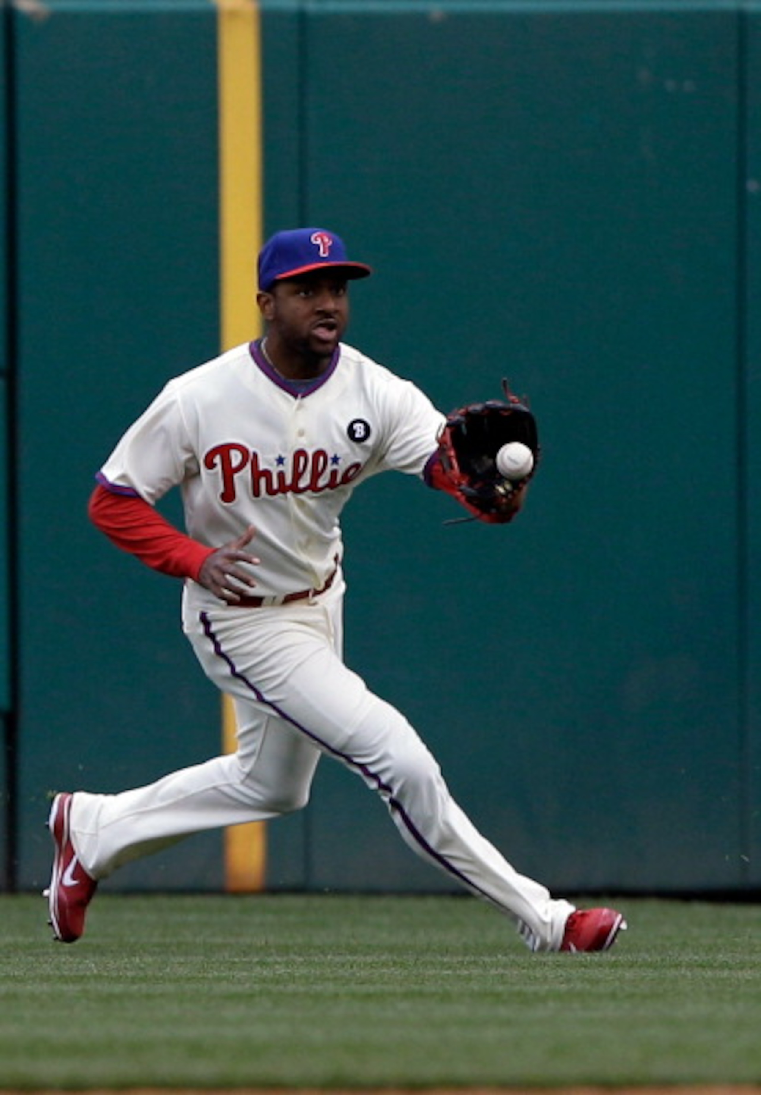 PHILADELPHIA, PA - APRIL 01: Right fielder Ben Francisco #10 of the Philadelphia Phillies makes a play against the Houston Astros during opening day at Citizens Bank Park on April 1, 2011 in Philadelphia, Pennsylvania. (Photo by Rob Carr/Getty Images) PHILADELPHIA, PA - APRIL 01: Right fielder Ben Francisco #10 of the Philadelphia Phillies makes a play against the Houston Astros during opening day at Citizens Bank Park on April 1, 2011 in Philadelphia, Pennsylvania. (Photo by Rob Carr/Getty Images)