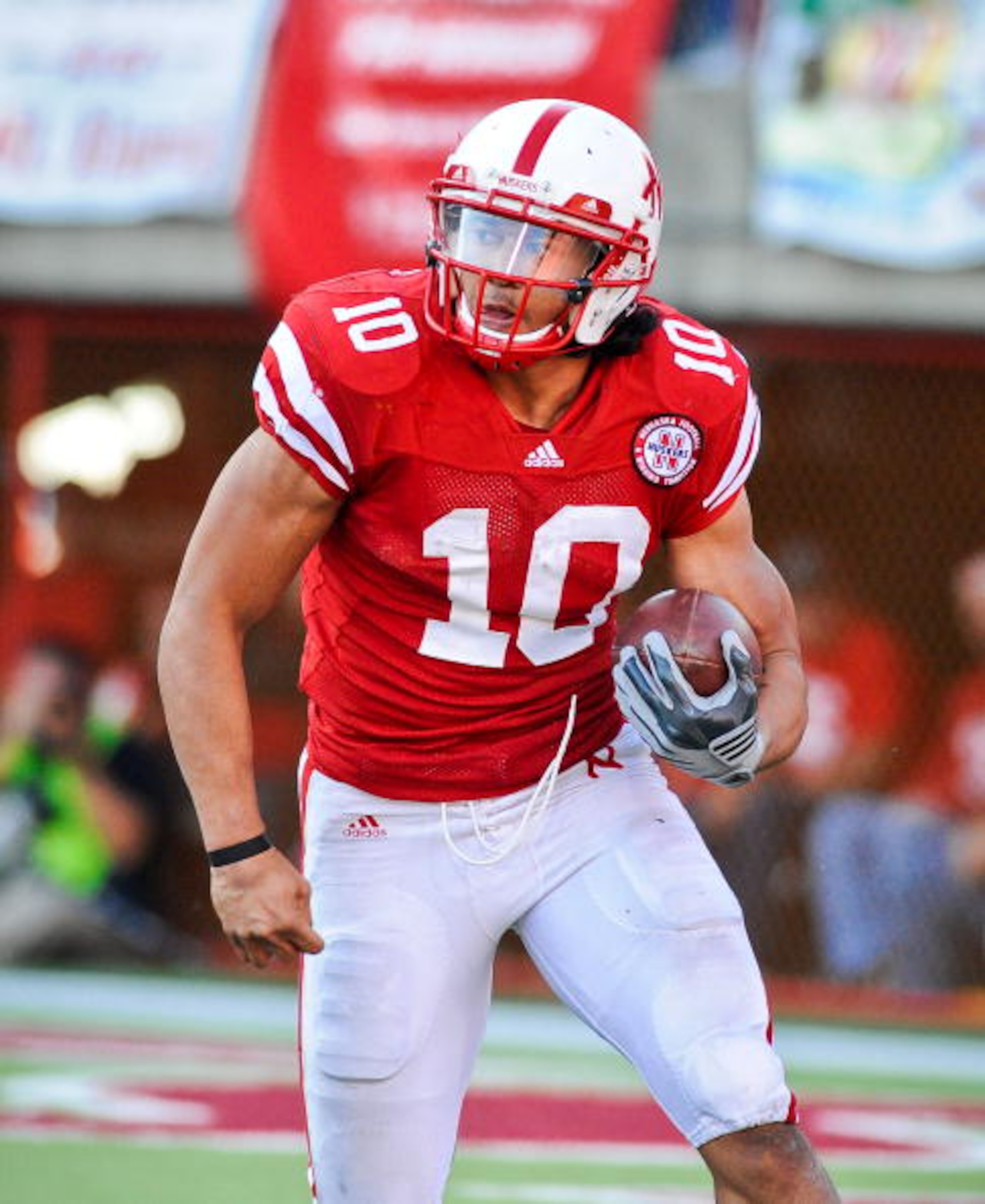 LINCOLN, NE - OCTOBER 16: Running back Roy Helu Jr. #10 of the Nebraska Cornhuskers runs during their game against the Texas Longhorns game at Memorial Stadium on October 16, 2010 in Lincoln, Nebraska. Texas Defeated Nebraska 20-13. (Photo by Eric Francis LINCOLN, NE - OCTOBER 16: Running back Roy Helu Jr. #10 of the Nebraska Cornhuskers runs during their game against the Texas Longhorns game at Memorial Stadium on October 16, 2010 in Lincoln, Nebraska. Texas Defeated Nebraska 20-13. (Photo by Eric Francis