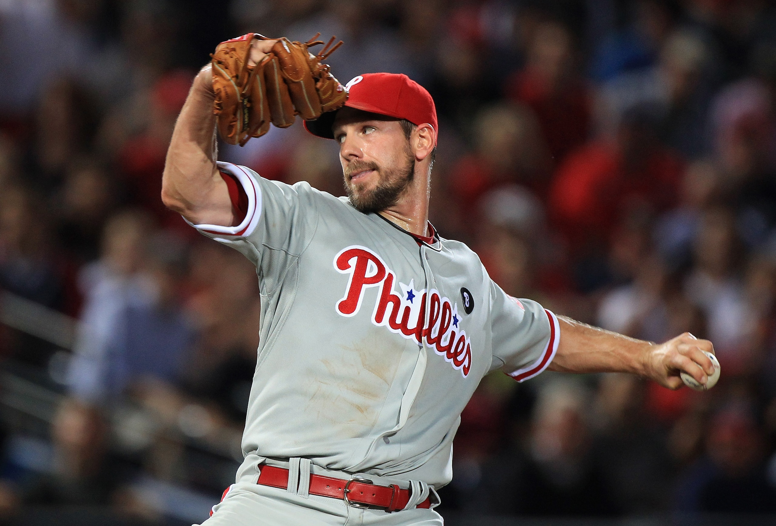 ATLANTA, GA - APRIL 08:  Cliff Lee #33 of the Philadephia Phillies throws a pitch against the Atlanta Braves during their opening day game at Turner Field on April 8, 2011 in Atlanta, Georgia.  (Photo by Streeter Lecka/Getty Images)