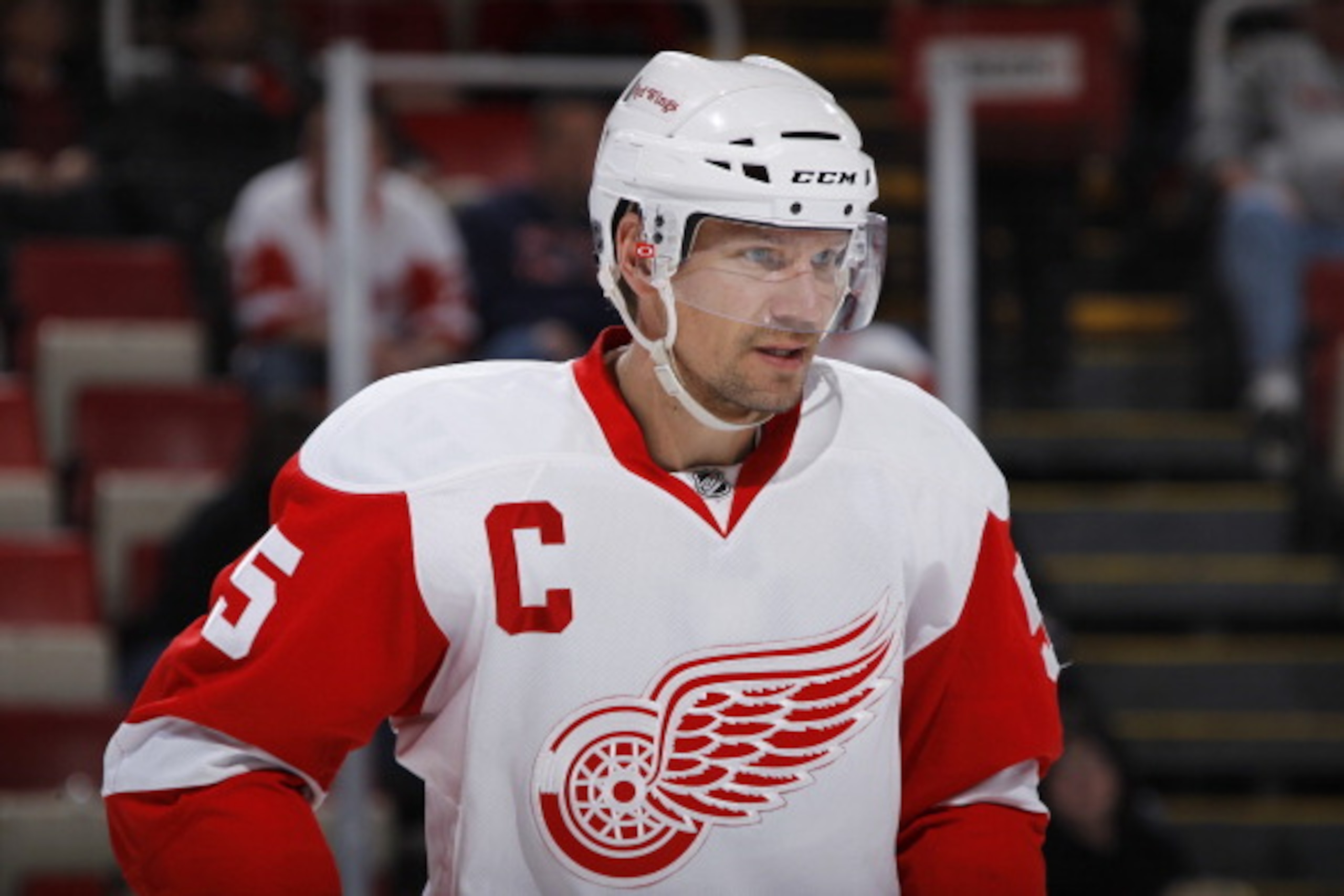 DETROIT, MI - MARCH 30:  Nicklas Lidstrom #5 of the Detroit Red Wings looks on the St. Louis Blues at Joe Louis Arena on March 30, 2011 in Detroit, Michigan.  (Photo by Gregory Shamus/Getty Images)