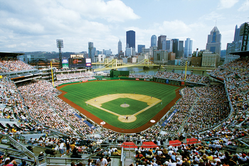 Ballpark Quirks: PNC Park honors a Pittsburgh legend in Roberto