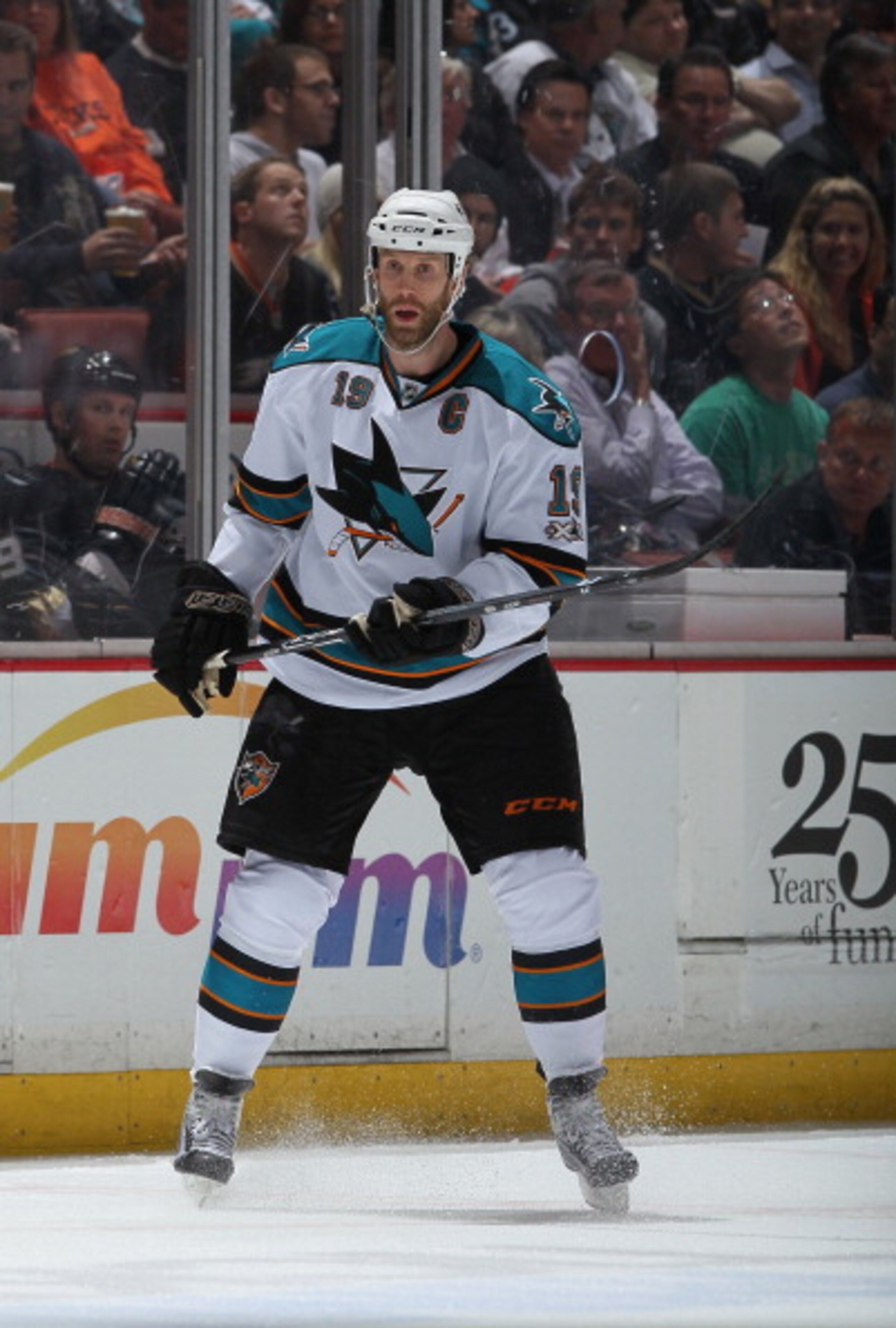 ANAHEIM, CA - APRIL 06: Joe Thornton #15 of the San Jose Sharks skates against the Anaheim Ducks at Honda Center on April 6, 2011 in Anaheim, California. (Photo by Jeff Gross/Getty Images) ANAHEIM, CA - APRIL 06: Joe Thornton #15 of the San Jose Sharks skates against the Anaheim Ducks at Honda Center on April 6, 2011 in Anaheim, California. (Photo by Jeff Gross/Getty Images)