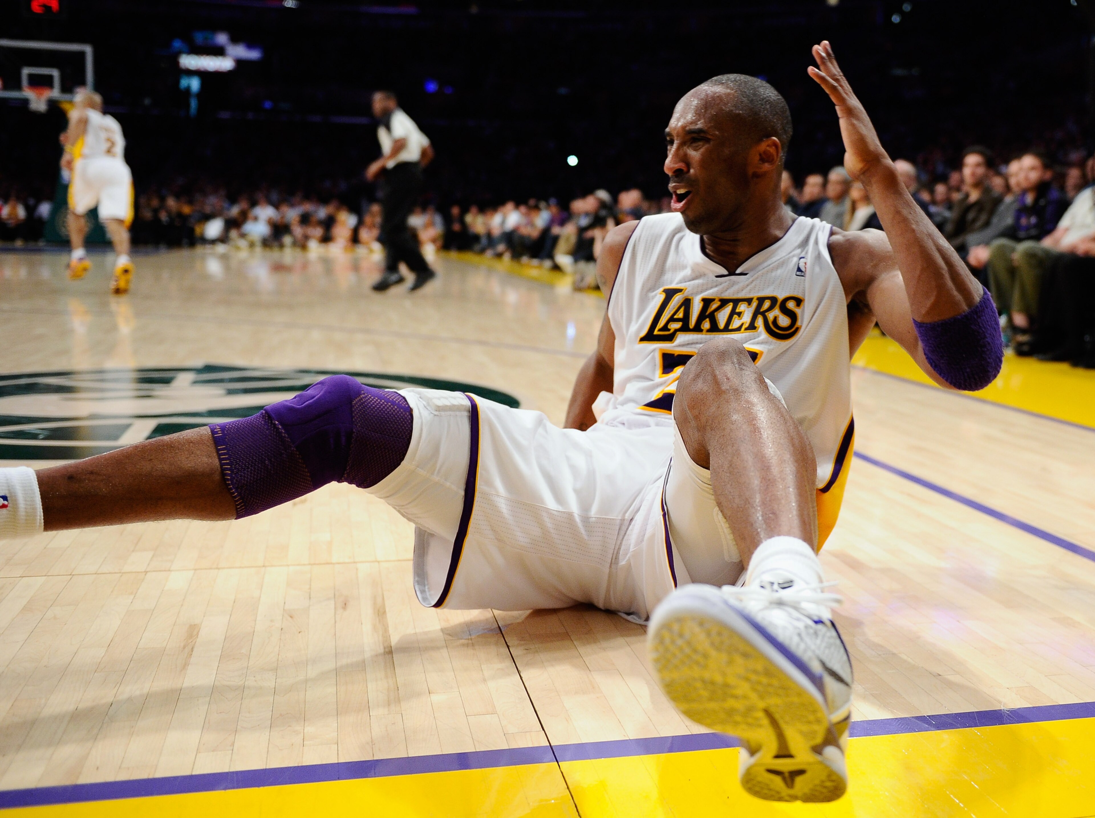 LOS ANGELES, CA - APRIL 03:  Kobe Bryant #24 of the Los Angeles Lakers reacts after missing a basket against the Denver Nuggets during the NBA basketball game at Staples Center on April 3, 2011 in Los Angeles, California. NOTE TO USER: User expressly ackn