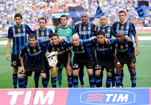 MILAN, ITALY - APRIL 09:   Inter Milan players pose for a team photo during the Serie A match between FC Internazionale Milano and AC Chievo Verona at Stadio Giuseppe Meazza on April 9, 2011 in Milan, Italy.  (Photo by Claudio Villa/Getty Images)