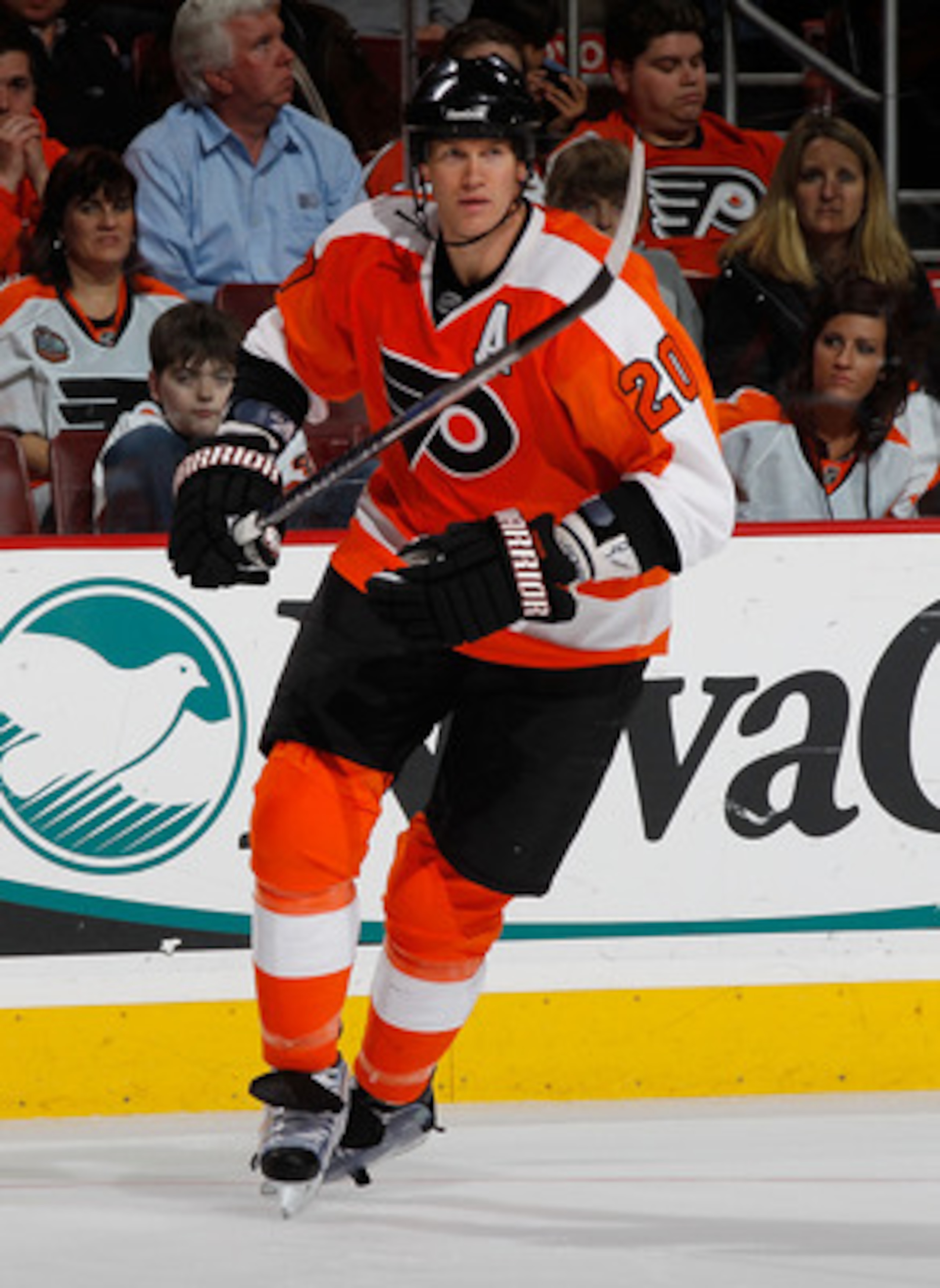 PHILADELPHIA - FEBRUARY 22:  Chris Pronger #20 of the Philadelphia Flyers skates the Phoenix Coyotes on February 22, 2011 at the Wells Fargo Center in Philadelphia, Pennsylvania.Coyotes defeated the Flyers 3-2 in OT.  (Photo by Mike Stobe/Getty Images)