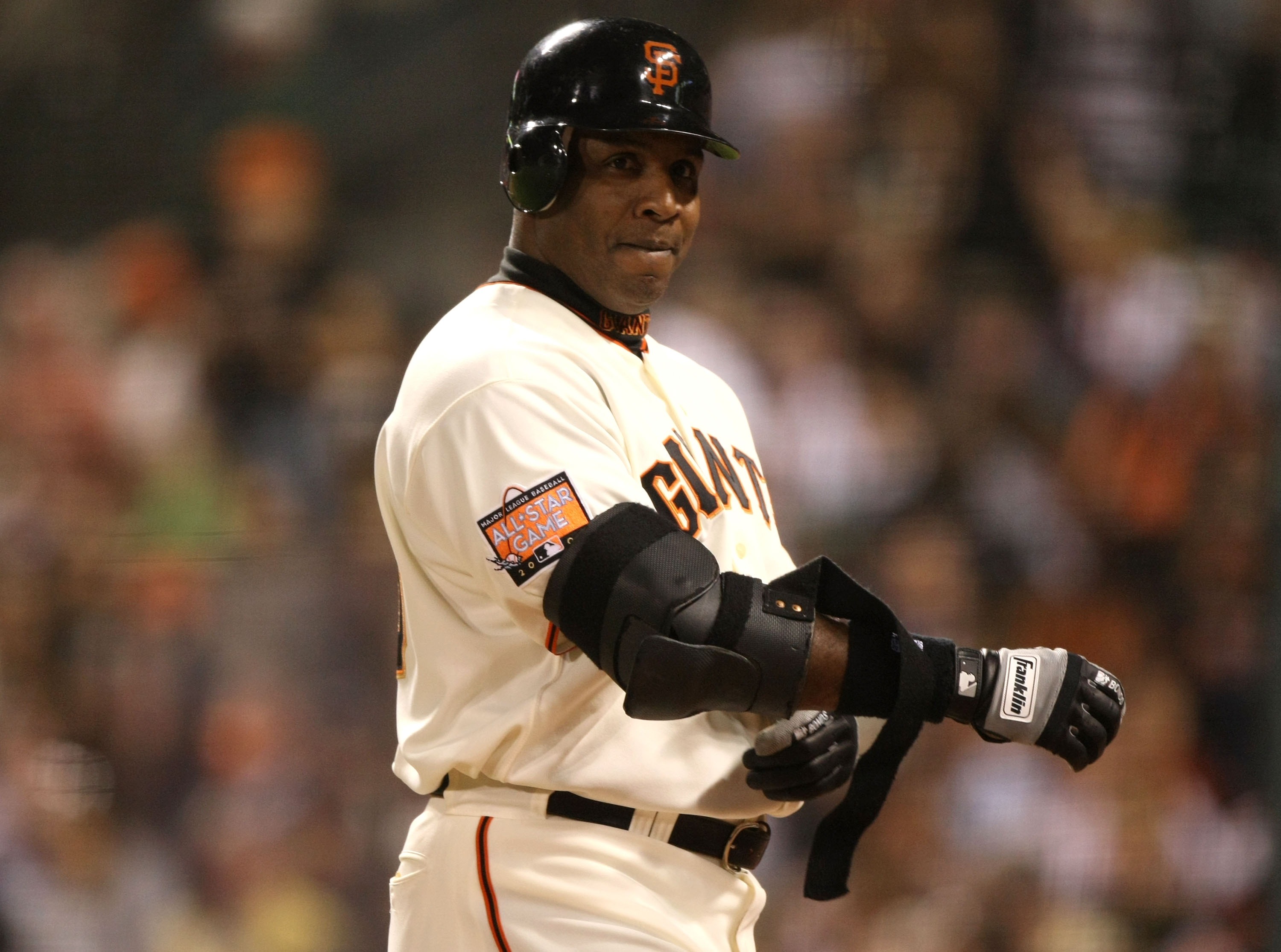 SAN FRANCISCO - SEPTEMBER 26:  Barry Bonds #25 of the San Francisco Giants looks on during his game against the San Diego Padres during a Major League Baseball game on September 26, 2007 at AT&T Park in San Francisco, California.  (Photo by Jed Jacobsohn/