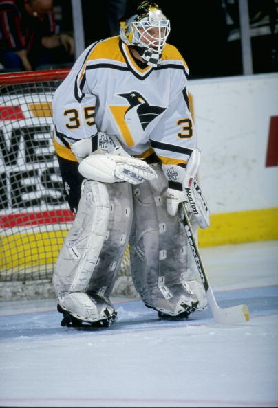 1998 Dominik Hasek Buffalo Sabres NHL Starting Lineup Toy Figure