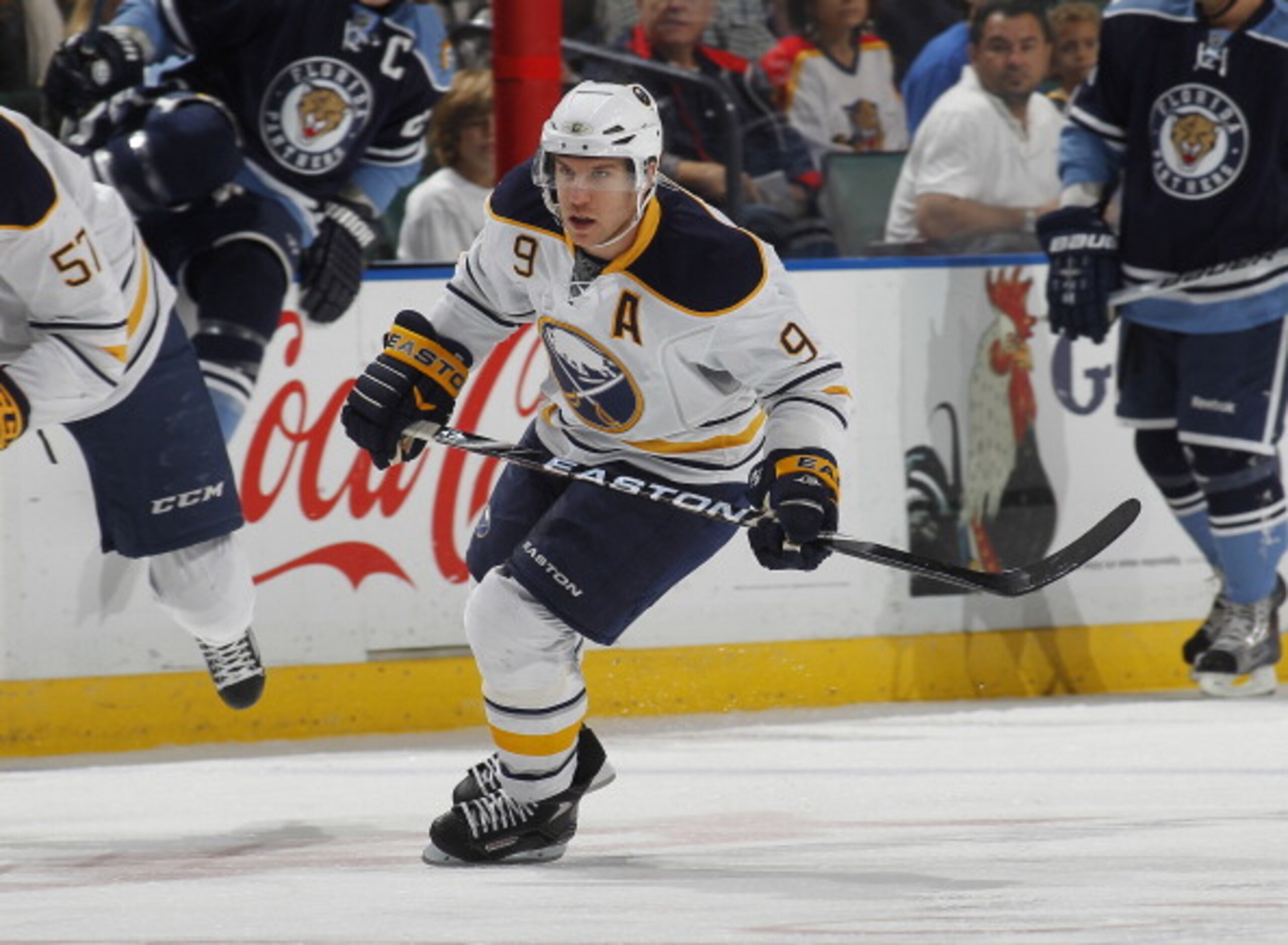SUNRISE, FL - DECEMBER 17: Derek Roy #9 of the Buffalo Sabres skates through center ice against the Florida Panthers on December 17, 2010 at the BankAtlantic Center in Sunrise, Florida. The Panthers defeated the Sabres 6-2. (Photo by Joel Auerbach/Getty I
