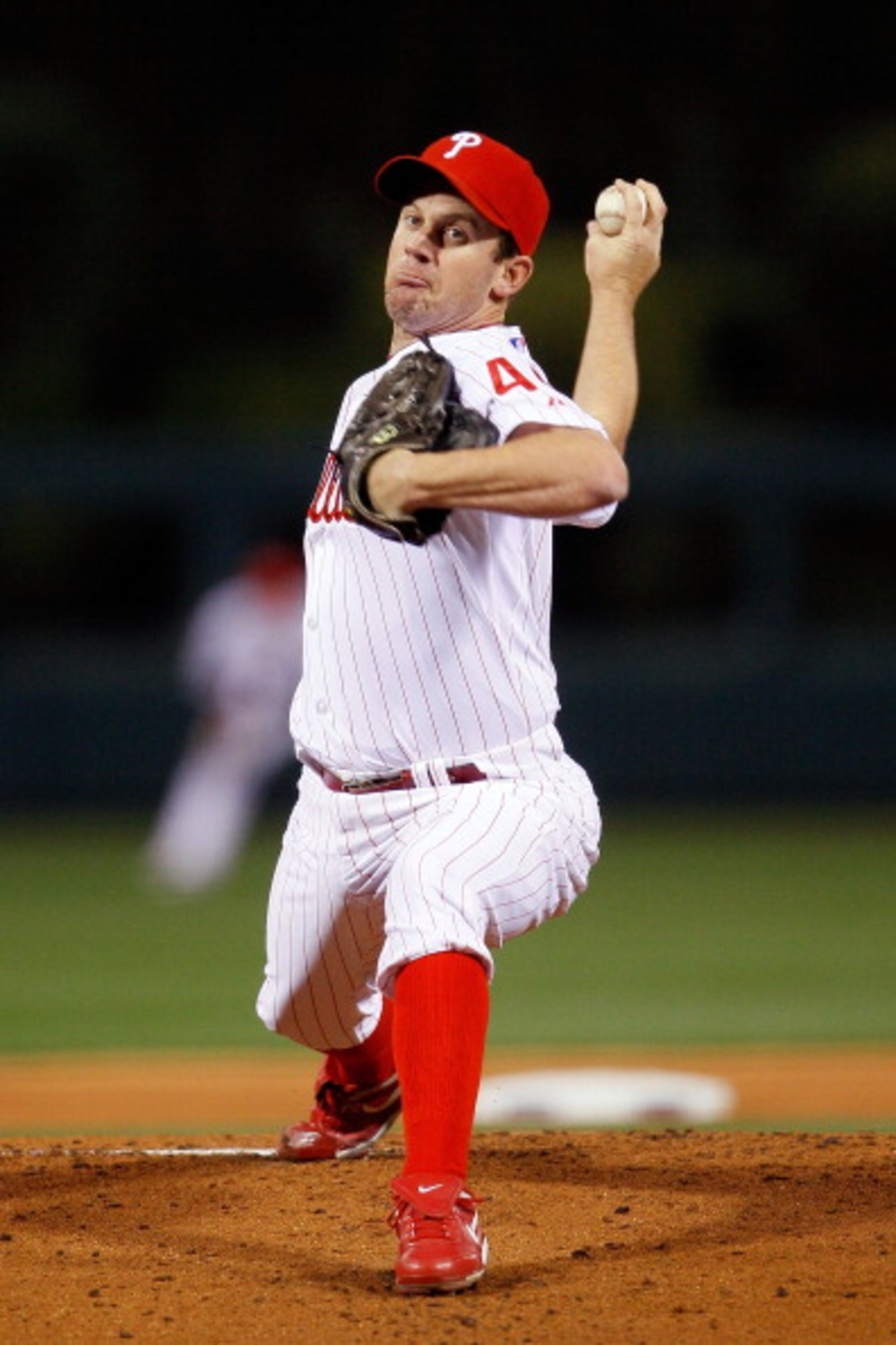 PHILADELPHIA - OCTOBER 23:  Roy Oswalt #44 of the Philadelphia Phillies pitches against the San Francisco Giants in Game Six of the NLCS during the 2010 MLB Playoffs at Citizens Bank Park on October 23, 2010 in Philadelphia, Pennsylvania.  (Photo by Pool/