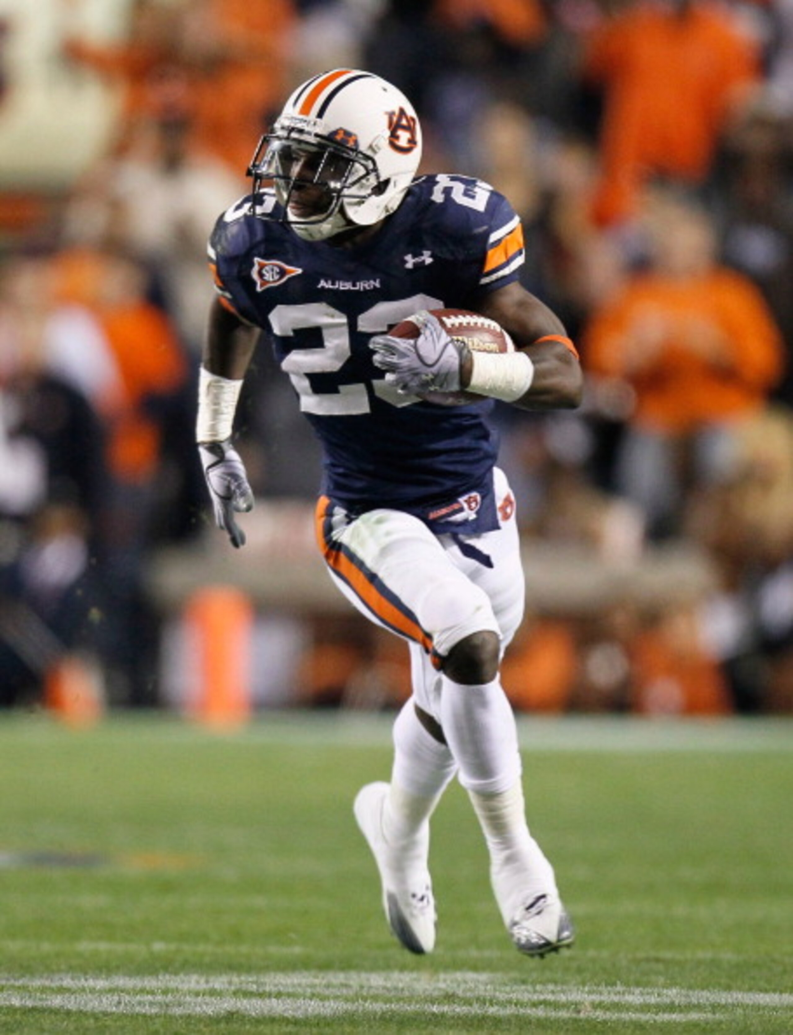 AUBURN, AL - NOVEMBER 13: Onterio McCalebb #23 of the Auburn Tigers against the Georgia Bulldogs at Jordan-Hare Stadium on November 13, 2010 in Auburn, Alabama. (Photo by Kevin C. Cox/Getty Images) AUBURN, AL - NOVEMBER 13: Onterio McCalebb #23 of the Auburn Tigers against the Georgia Bulldogs at Jordan-Hare Stadium on November 13, 2010 in Auburn, Alabama. (Photo by Kevin C. Cox/Getty Images)