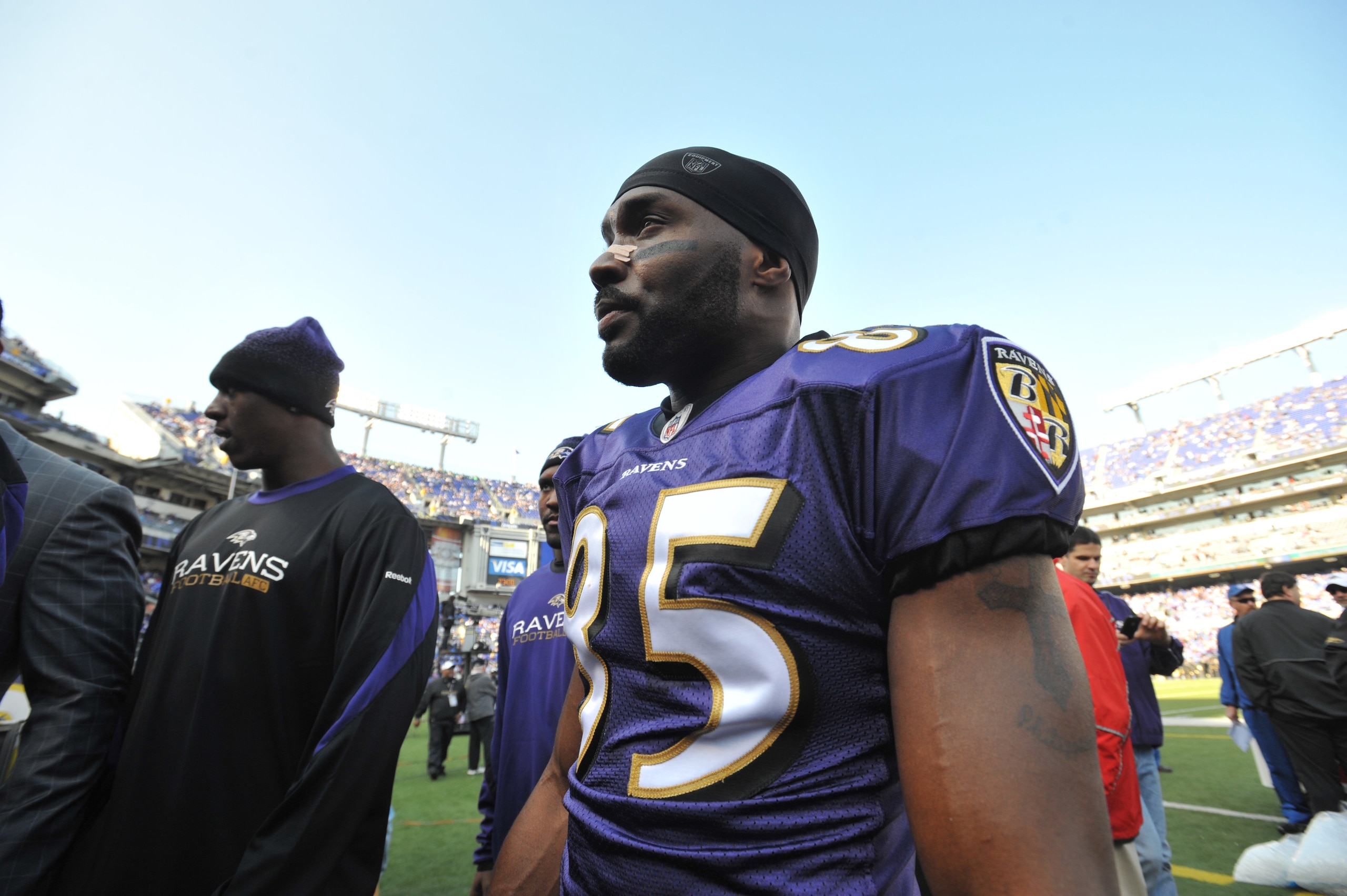 BALTIMORE - NOVEMBER 22: Derrick Mason #85 of the Baltimore Ravens comes off the field before the game against the Indianapolis Colts at M&T Bank Stadium on November 22, 2009 in Baltimore, Maryland. The Colts defeated the Ravens 17-15. (Photo by Larry Fr BALTIMORE - NOVEMBER 22: Derrick Mason #85 of the Baltimore Ravens comes off the field before the game against the Indianapolis Colts at M&T Bank Stadium on November 22, 2009 in Baltimore, Maryland. The Colts defeated the Ravens 17-15. (Photo by Larry Fr