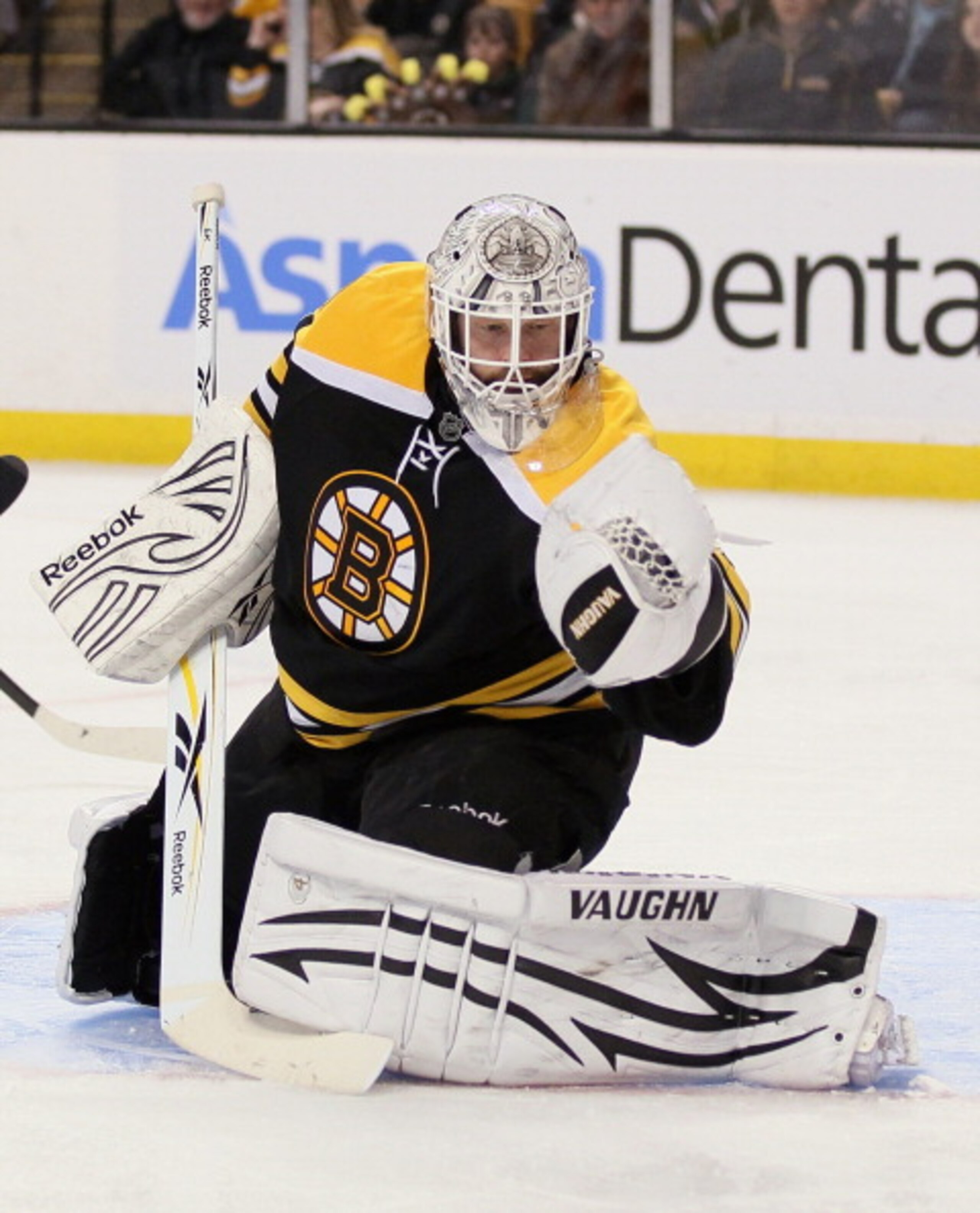 BOSTON, MA - MARCH 24: Tim Thomas #30 of the Boston Bruins stops a shot in the second period against the Montreal Canadiens on March 24, 2011 at the TD Garden in Boston, Massachusetts. (Photo by Elsa/Getty Images) BOSTON, MA - MARCH 24: Tim Thomas #30 of the Boston Bruins stops a shot in the second period against the Montreal Canadiens on March 24, 2011 at the TD Garden in Boston, Massachusetts. (Photo by Elsa/Getty Images)