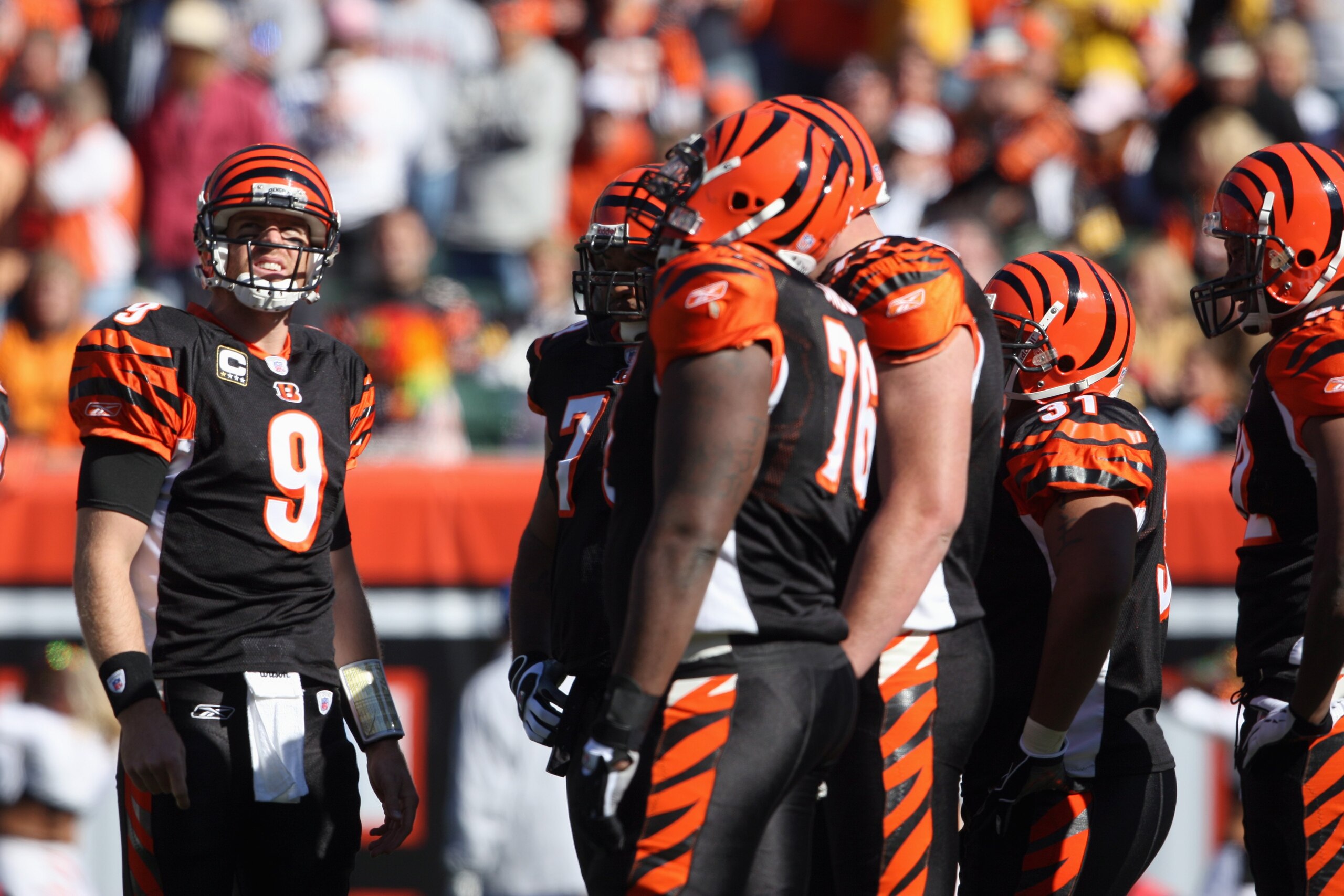 CINCINNATI - OCTOBER 28: Carson Palmer #9 of the Cincinnati Bengals leads the huddle against the Pittsburgh Steelers during the NFL game at Paul Brown Stadium on October 28, 2007 in Cincinnati, Ohio. (Photo by Andy Lyons/Getty Images)