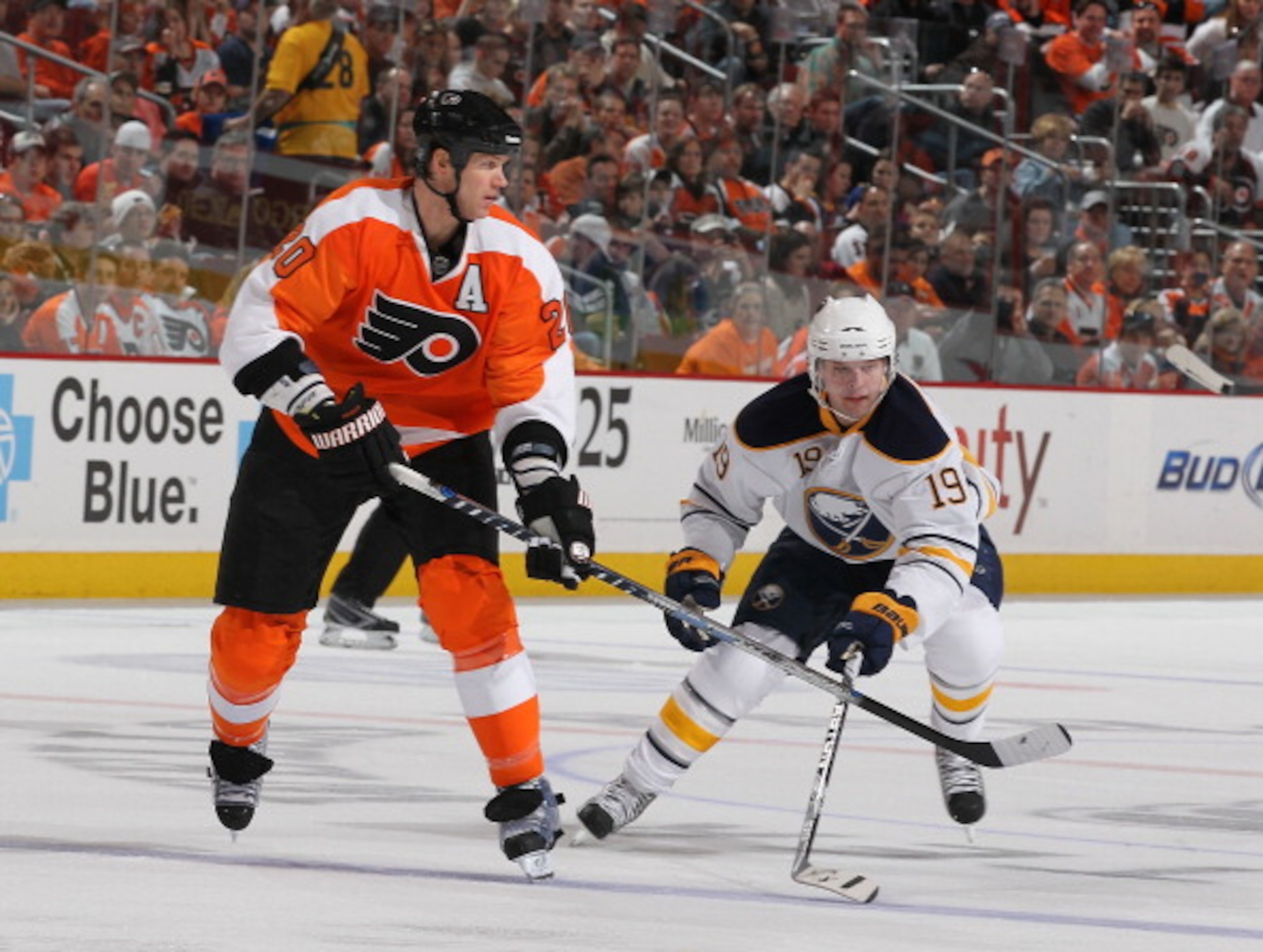 PHILADELPHIA - MARCH 05:  Tim Connolly #19 of the Buffalo Sabres and Chris Pronger #20 of The Philadelphia Flyers during their game on March 5, 2011 at The Wells Fargo Center in Philadelphia, Pennsylvania.  (Photo by Al Bello/Getty Images)