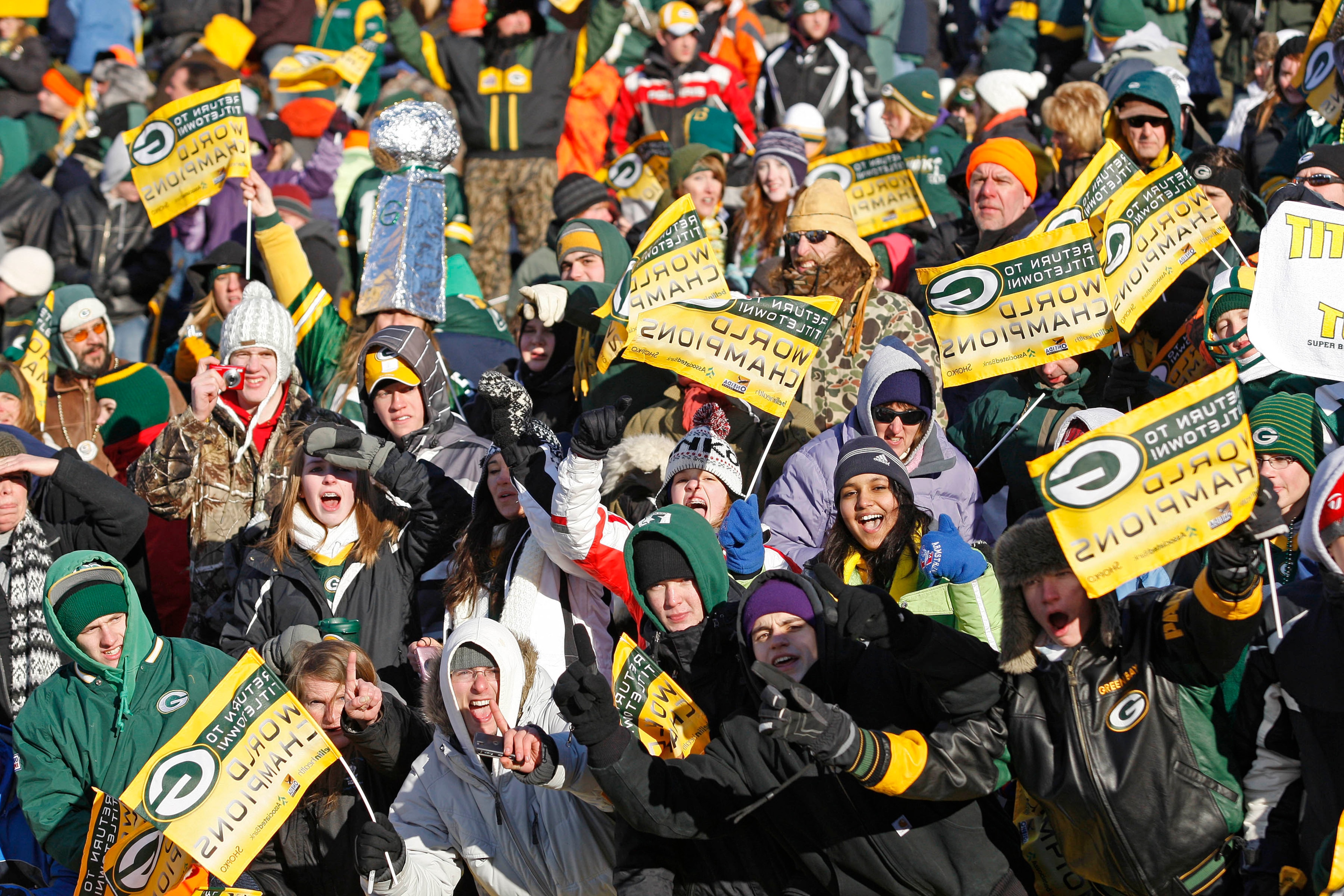 GREEN BAY, WI - FEBRUARY 08: Green Bay Packers fans gather at Lambeau Field for the Packers victory ceremony on February 8, 2011 in Green Bay, Wisconsin. (Photo by Matt Ludtke/Getty Images) GREEN BAY, WI - FEBRUARY 08: Green Bay Packers fans gather at Lambeau Field for the Packers victory ceremony on February 8, 2011 in Green Bay, Wisconsin. (Photo by Matt Ludtke/Getty Images)