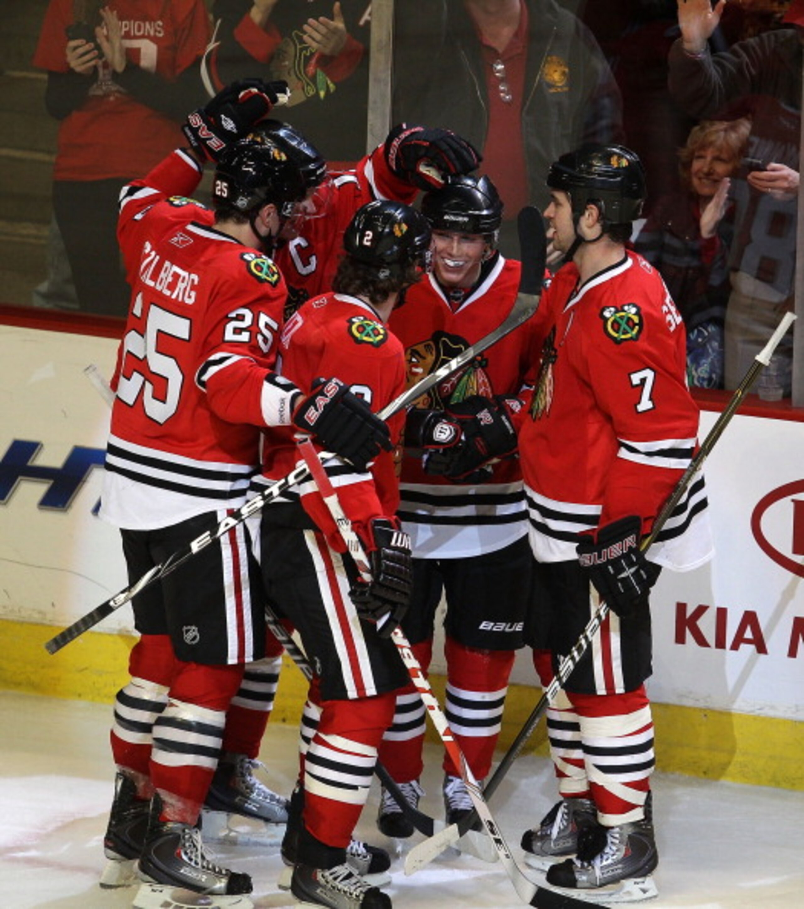 CHICAGO, IL - MARCH 23: Patrick Kane #88 of the Chicago Blackhawks is congratulated by (L-R) Viktor Stalberg #25, Jonathan Toews #19, Duncan Keith #2 and Brent Seabrook #7 after scoring a goal against the Florida Panthers at the United Center on March 23, CHICAGO, IL - MARCH 23: Patrick Kane #88 of the Chicago Blackhawks is congratulated by (L-R) Viktor Stalberg #25, Jonathan Toews #19, Duncan Keith #2 and Brent Seabrook #7 after scoring a goal against the Florida Panthers at the United Center on March 23,