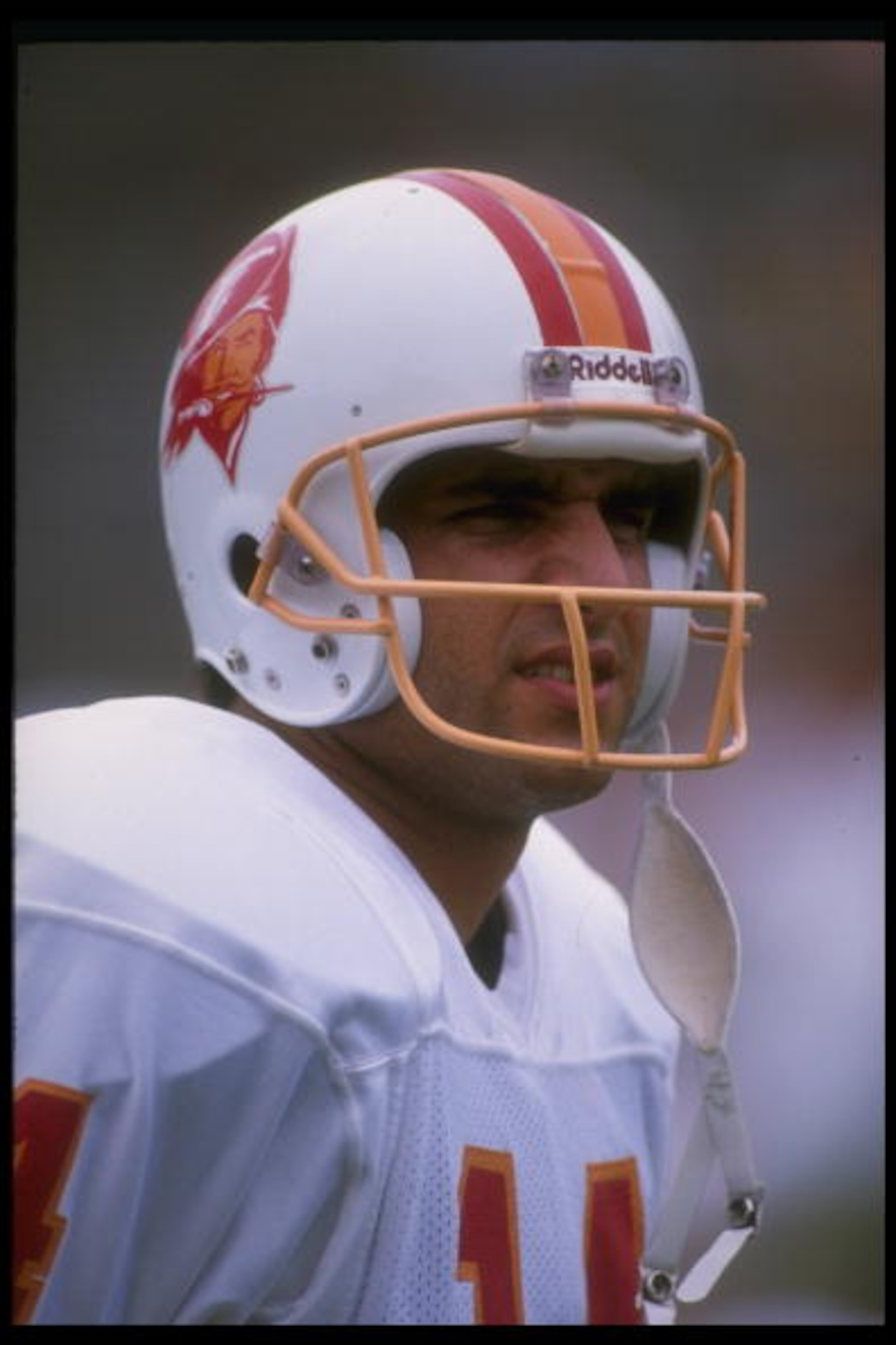 24 Sep 1989: Quarterback Vinny Testaverde of the Tampa Bay Buccaneers looks on during a game against the New Orleans Saints at the Superdome in New Orleans, Louisiana. The Buccaneers won the game, 20-10.