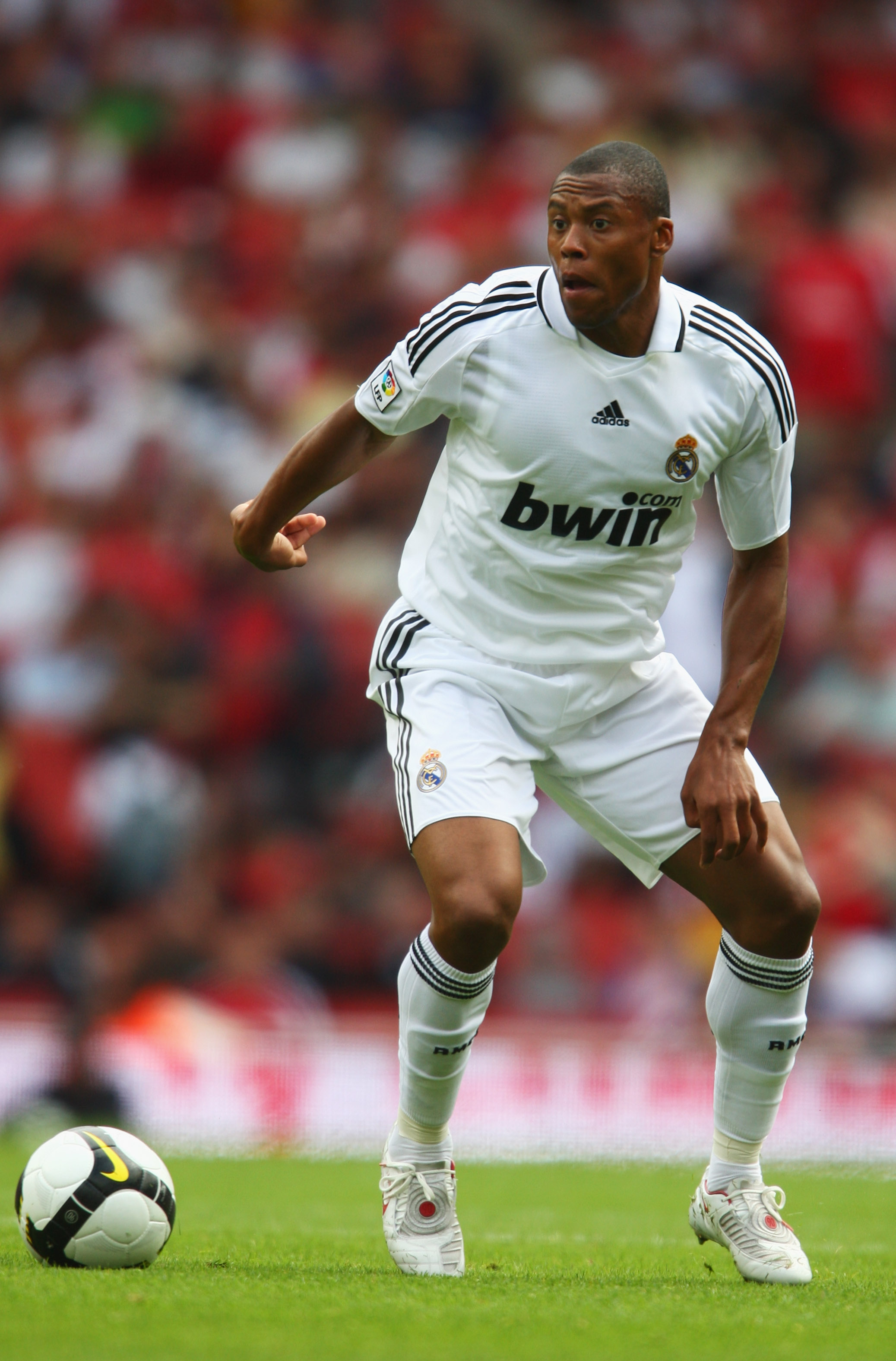 LONDON - AUGUST 02:  Julio Baptista of Real Madrid in action during the pre-season friendly match between SV Hamburg and Real Madrid during the Emirates Cup at the Emirates Stadium on August 2, 2008 in London, England.  (Photo by Jamie McDonald/Getty Imag