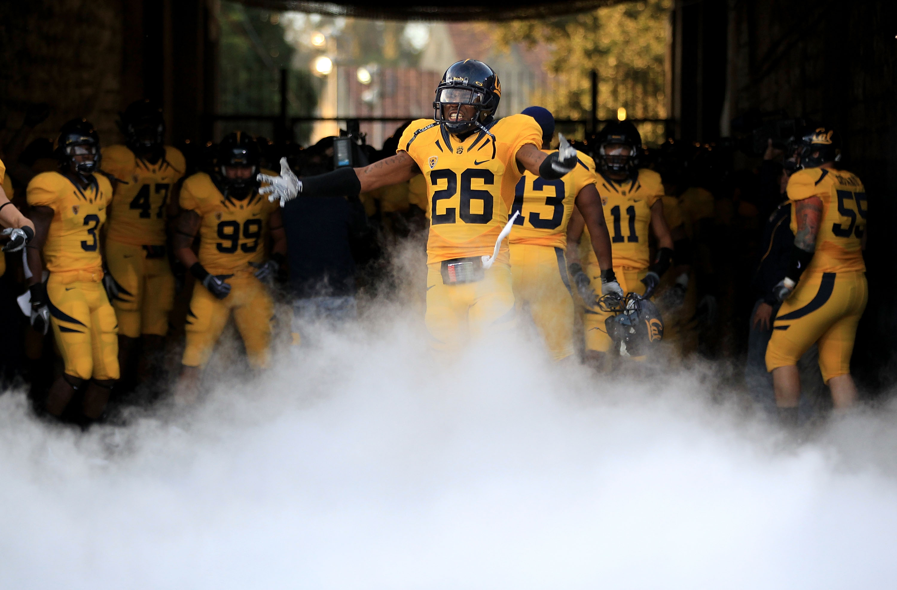 BERKELEY, CA - NOVEMBER 13:  Darian Hagan #26 of the California Golden Bears enters the stadium for their game against the Oregon Ducks at California Memorial Stadium on November 13, 2010 in Berkeley, California.  (Photo by Ezra Shaw/Getty Images)