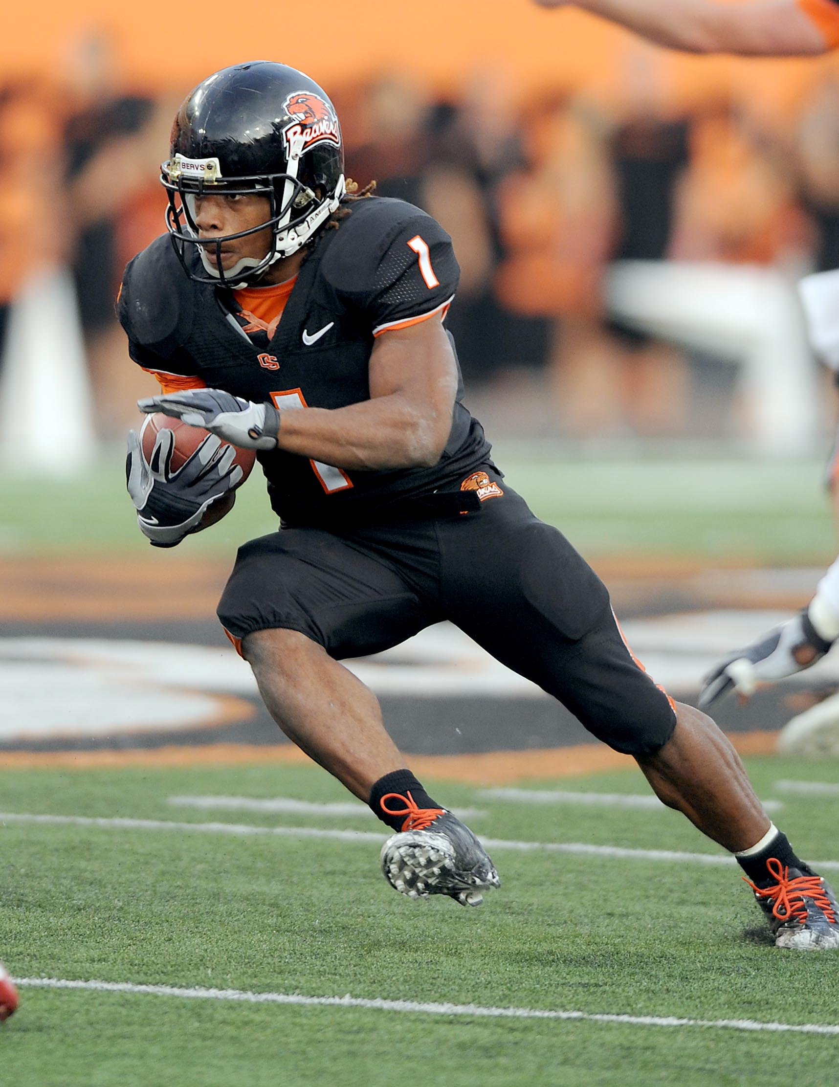 CORVALLIS, OR - OCTOBER 10: Running back Jacquizz Rodgers #1 of the Oregon State Beavers looks for some running room in the second quarter of the game against the Stanford Cardinals at Reser Stadium on October 10, 2009 in Corvallis, Oregon. Oregon State w