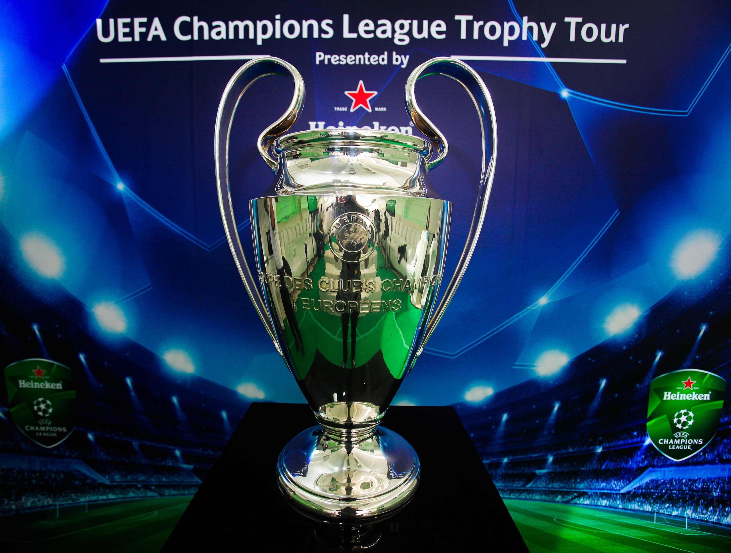 BANGKOK, THAILAND - MARCH 16:  The UEFA Champions League Trophy is displayed during the UEFA Champions League Trophy Tour Asia 2011 Press Conference on March 16, 2011 in Bangkok, Thailand.  (Photo by Athit Perawongmetha/Getty Images)