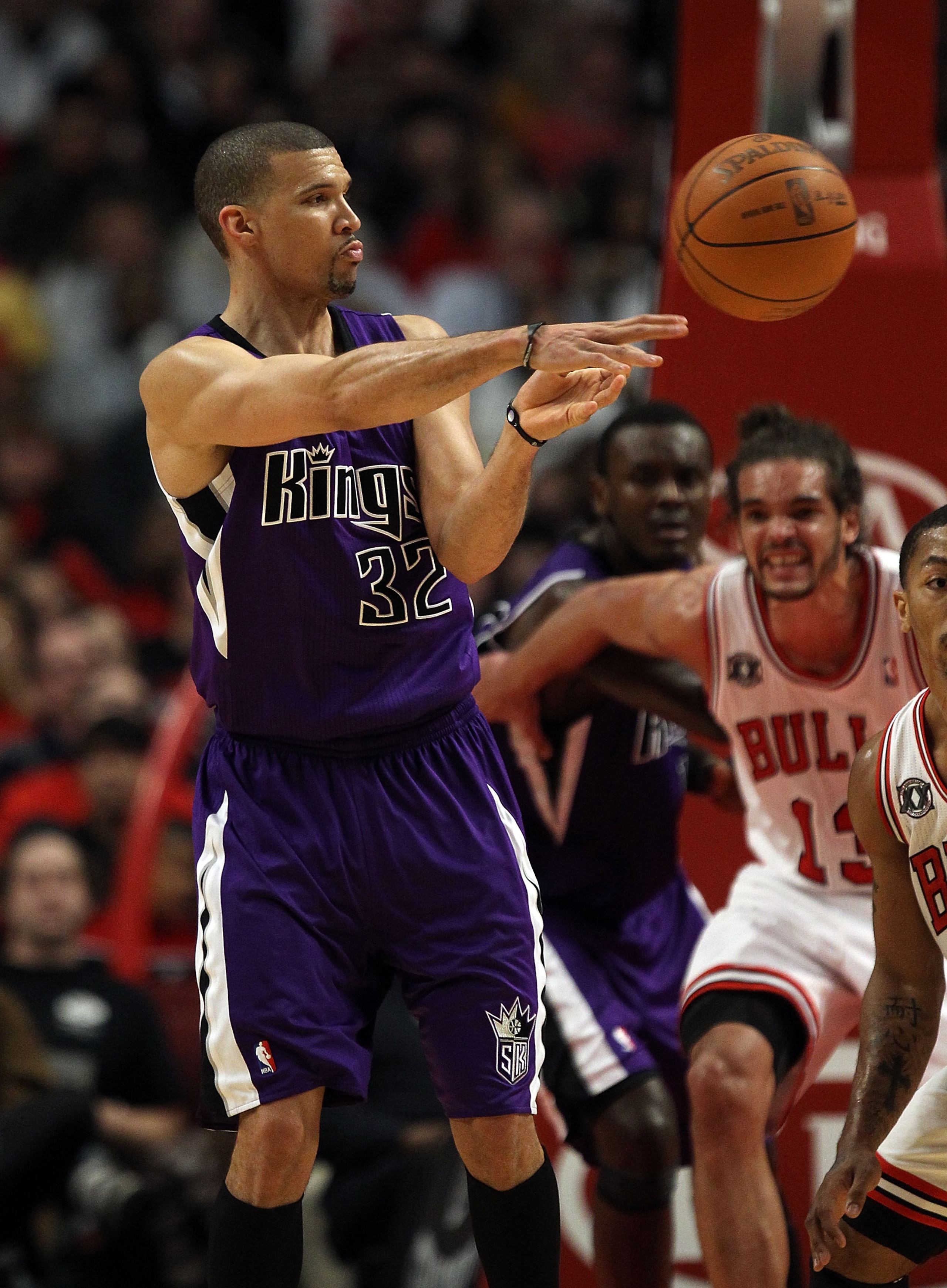 CHICAGO, IL - MARCH 21: Francisco Garcia #32 of the Sacramento Kings passes the ball against the Chicago Bulls at the United Center on March 21, 2011 in Chicago, Illinois. The Bulls defeated the Kings 132-92. NOTE TO USER: User expressly acknowledges and