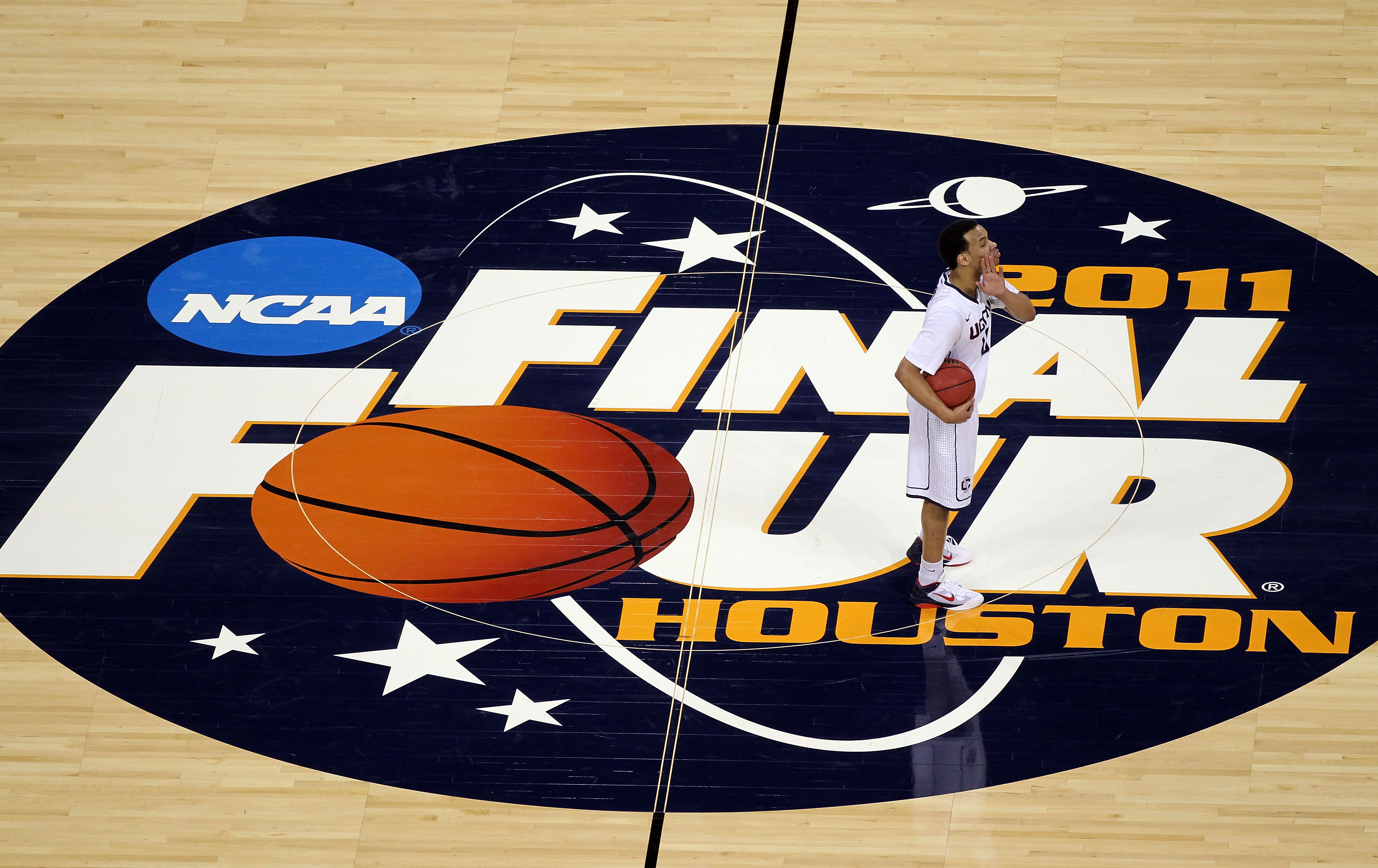 File:2011 NCAA Basketball Championship Game tip off.jpg - Wikipedia