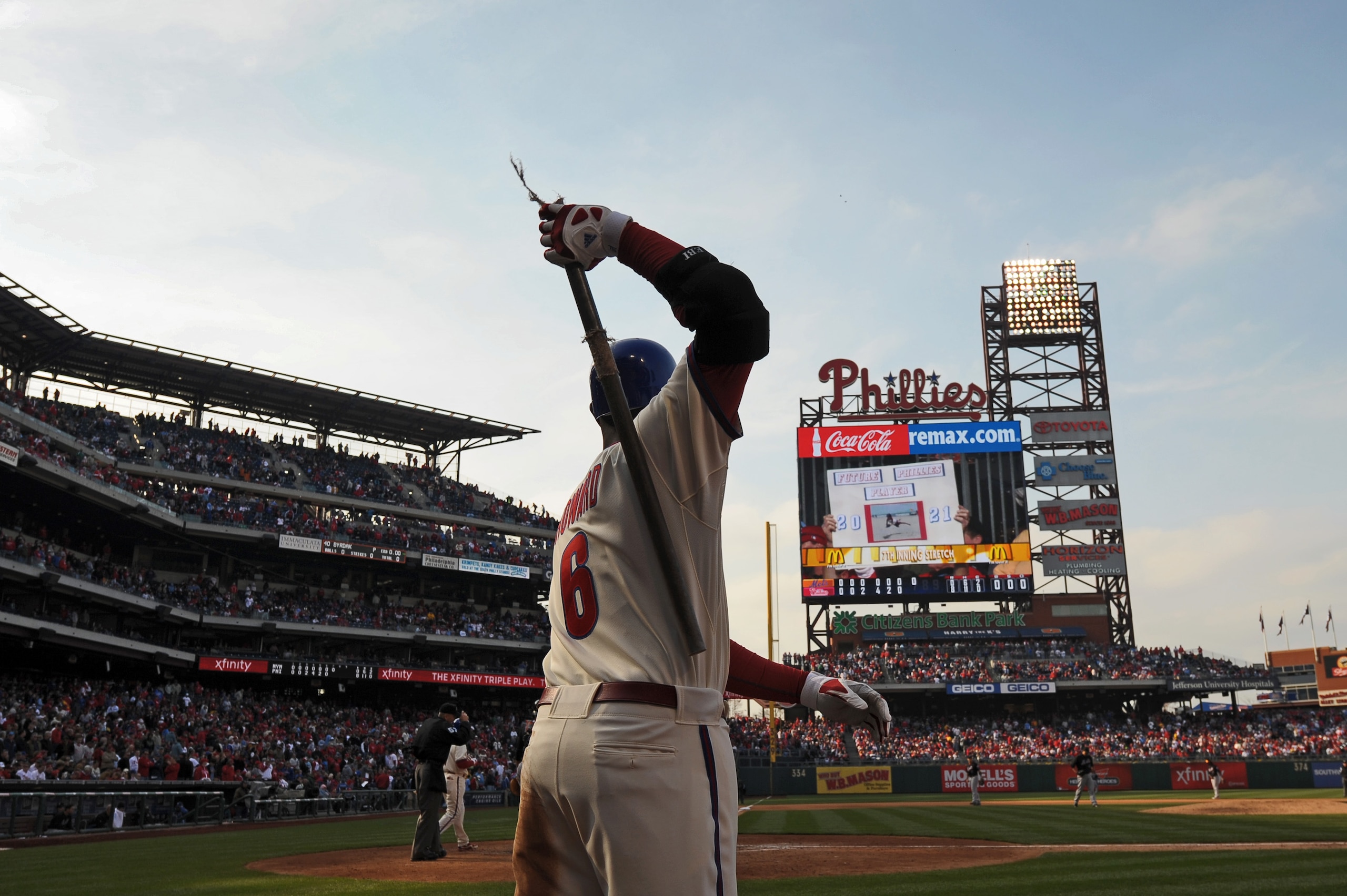 PHILADELPHIA, PA - APRIL 07: Ryan Howard #6 of the Philadelphia Phillies warms up on deck during the game against the New York Mets at Citizens Bank Park on April 7, 2011 in Philadelphia, Pennsylvania. The Phillies won 11-0. (Photo by Drew Hallowell/Getty
