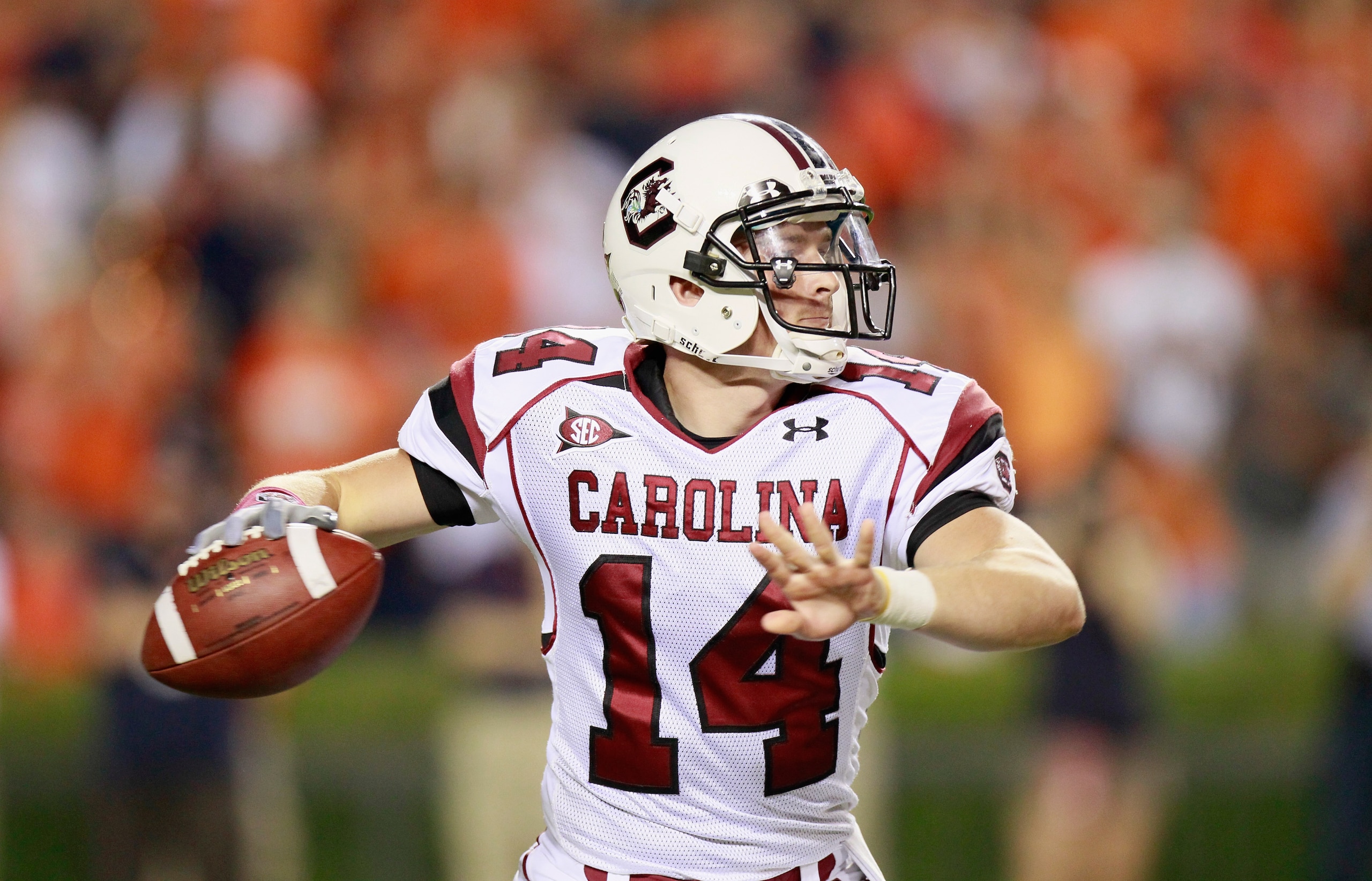 AUBURN, AL - SEPTEMBER 25: Quarterback Connor Shaw #14 of the South Carolina Gamecocks looks to throw against the Auburn Tigers at Jordan-Hare Stadium on September 25, 2010 in Auburn, Alabama. (Photo by Kevin C. Cox/Getty Images)