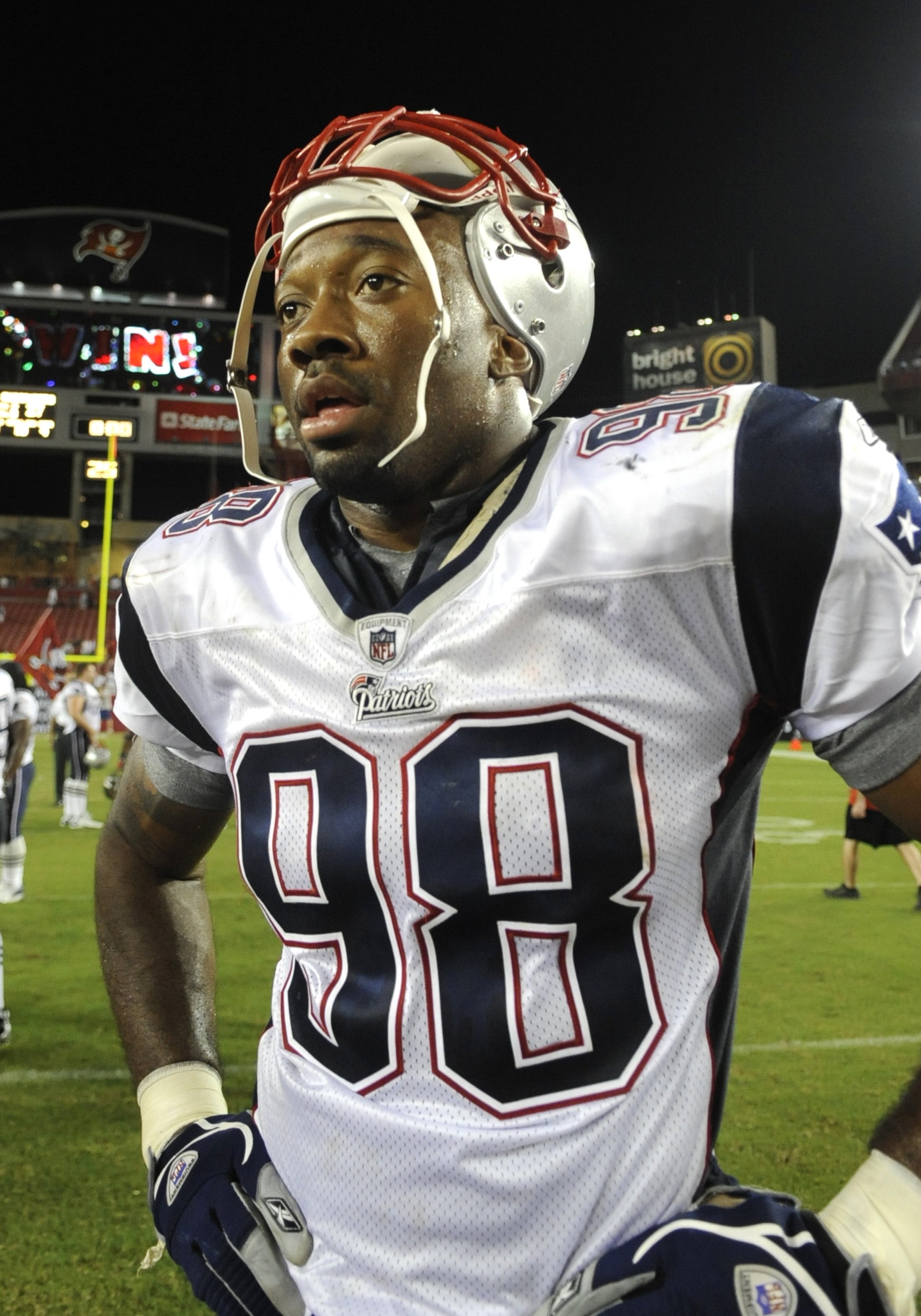 TAMPA, FL - AUGUST 17: Linebacker Shawn Crable #98 of the New England Patriots leaves the field ater play against the Tampa Bay Buccaneers at Raymond James Stadium on August 17, 2008 in Tampa, Florida.   (Photo by Al Messerschmidt/Getty Images)