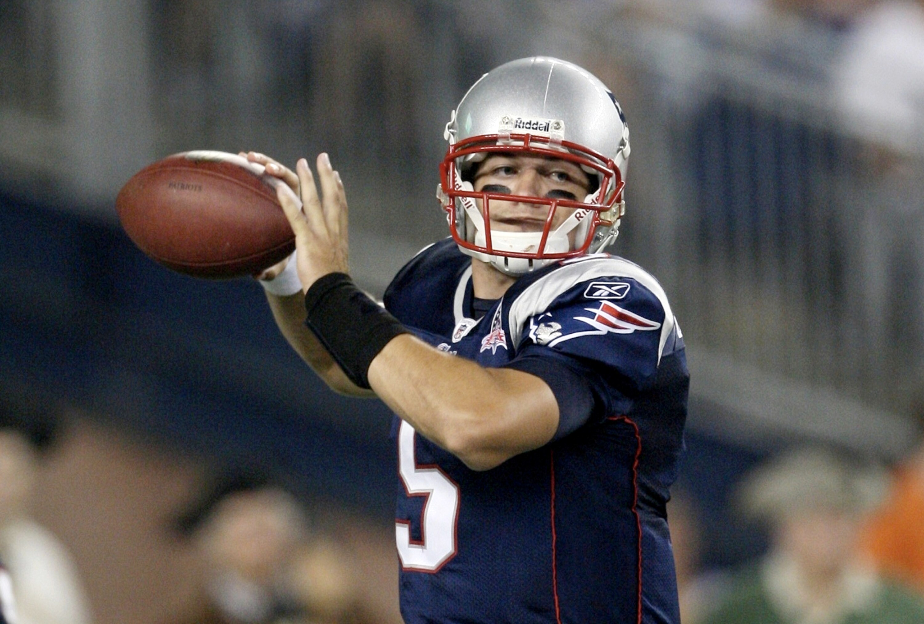 FOXBORO, MA - AUGUST 20:  Kevin O'Connell #5 of the New England Patriots throws a pass against the Cincinnati Bengals during their preseason game at Gillette Stadium on August 20, 2009 in Foxboro, Massachusetts.  (Photo by Jim Rogash/Getty Images)