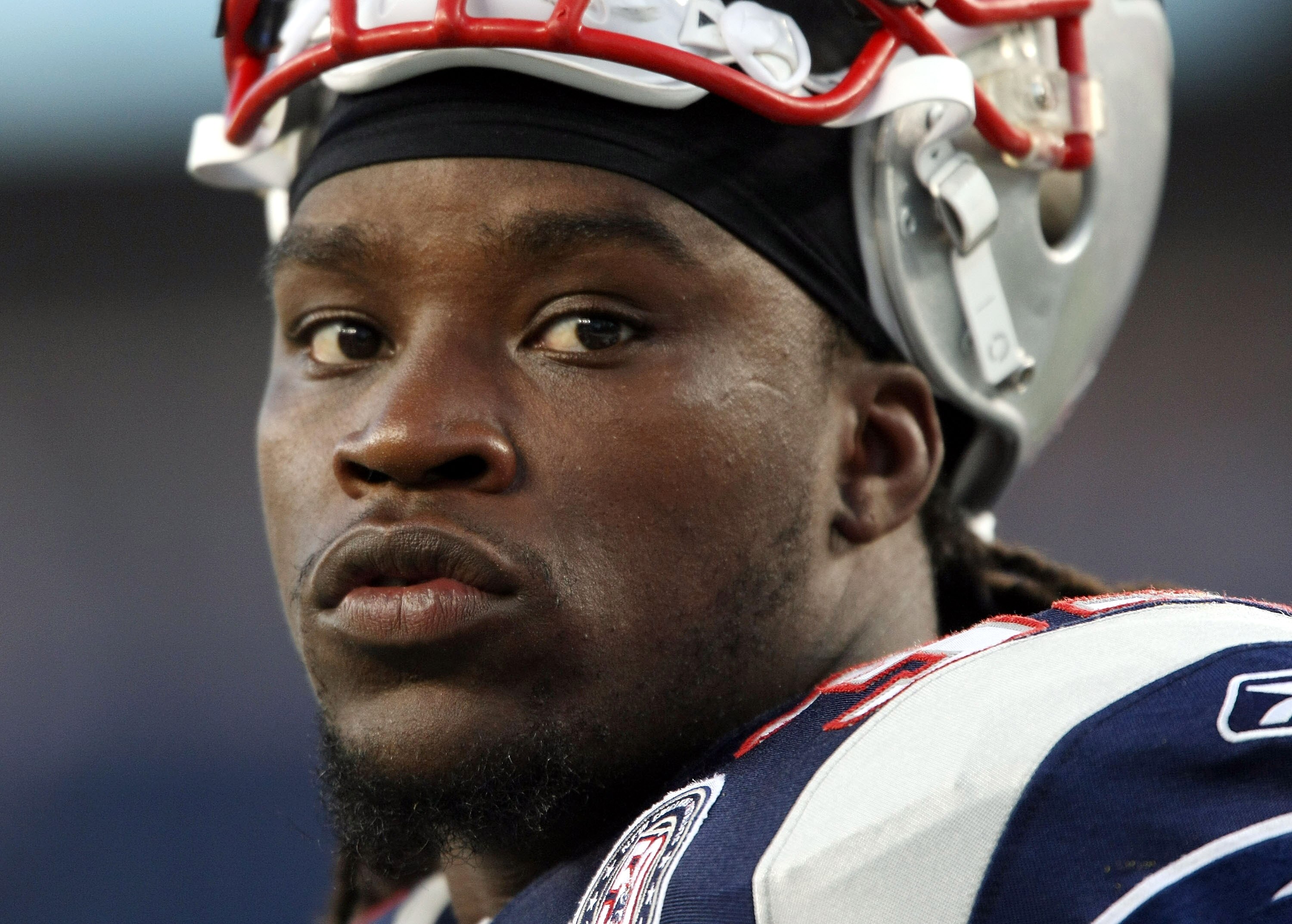 FOXBORO, MA - SEPTEMBER 03:  Laurence Maroney #39 of the New England Patriots looks on before the game against the New York Giants on September 3, 2009 at Gillette Stadium in Foxboro, Massachusetts.  (Photo by Elsa/Getty Images)