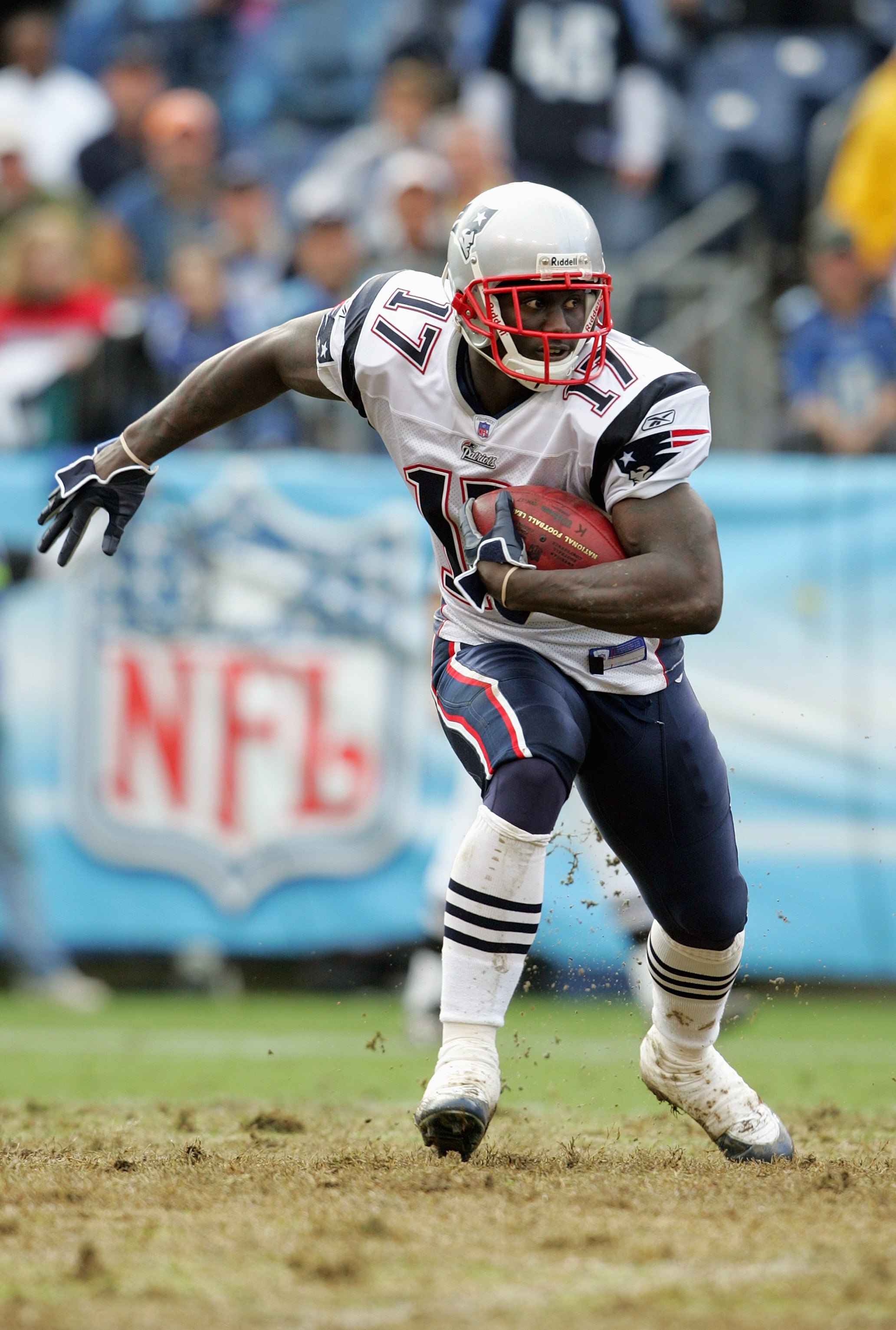 NASHVILLE, TN - DECEMBER 31: Chad Jackson #17 of the New England Patriots carries the ball during the NFL game against the Tennessee Titans on December 31, 2006 at LP Field in Nashville, Tennessee. (Photo by Andy Lyons/Getty Images)