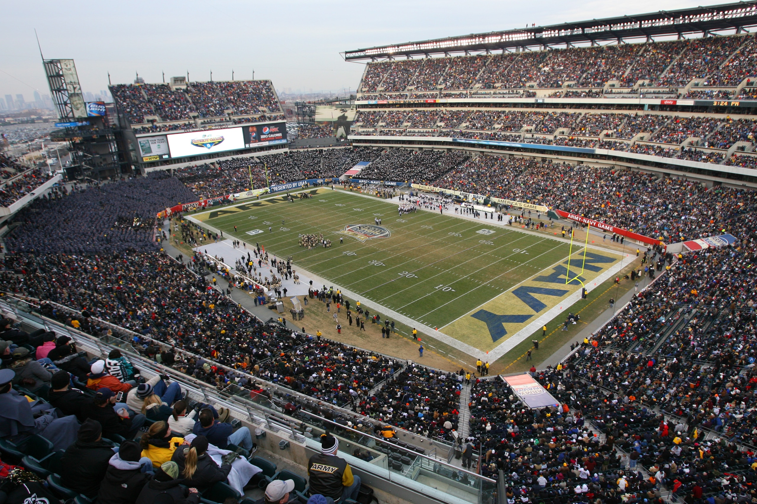PHILADELPHIA - DECEMBER 11: A view of the field during a game between the Army Black Knights and the Navy Midshipmen on December 11, 2010 at Lincoln Financial Field in Philadelphia, Pennsylvania. The Midshipmen won 31-17. (Photo by Hunter Martin/Getty Ima