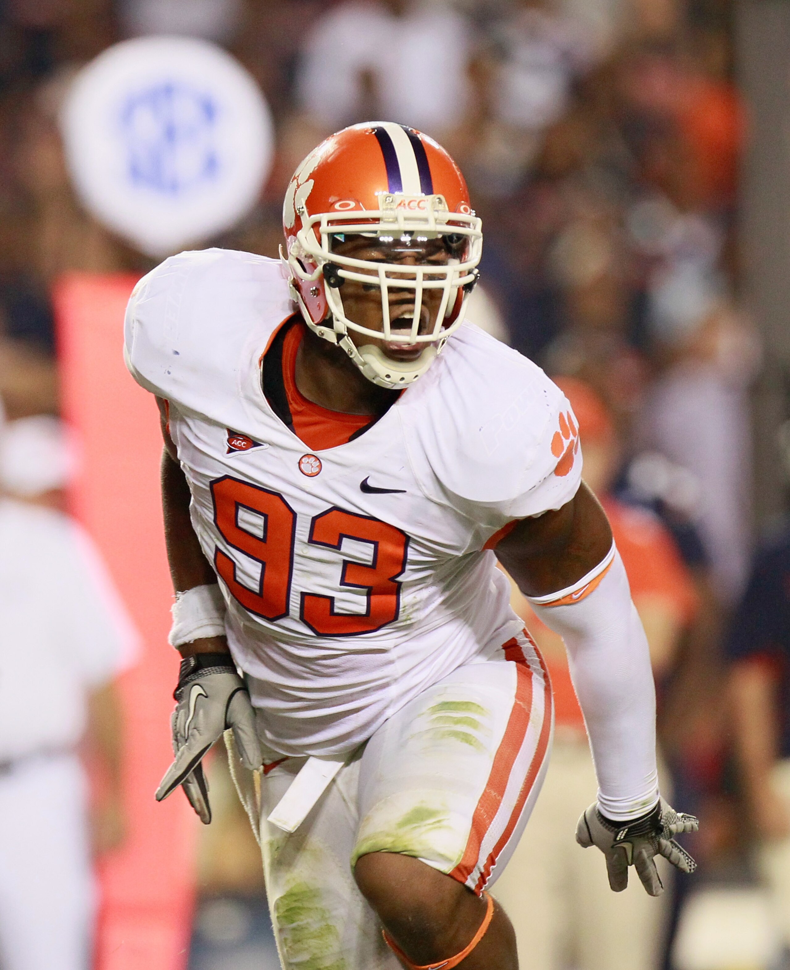 AUBURN, AL - SEPTEMBER 18: Da'Quan Bowers #93 of the Clemson Tigers against the Auburn Tigers at Jordan-Hare Stadium on September 18, 2010 in Auburn, Alabama. (Photo by Kevin C. Cox/Getty Images) AUBURN, AL - SEPTEMBER 18: Da'Quan Bowers #93 of the Clemson Tigers against the Auburn Tigers at Jordan-Hare Stadium on September 18, 2010 in Auburn, Alabama. (Photo by Kevin C. Cox/Getty Images)
