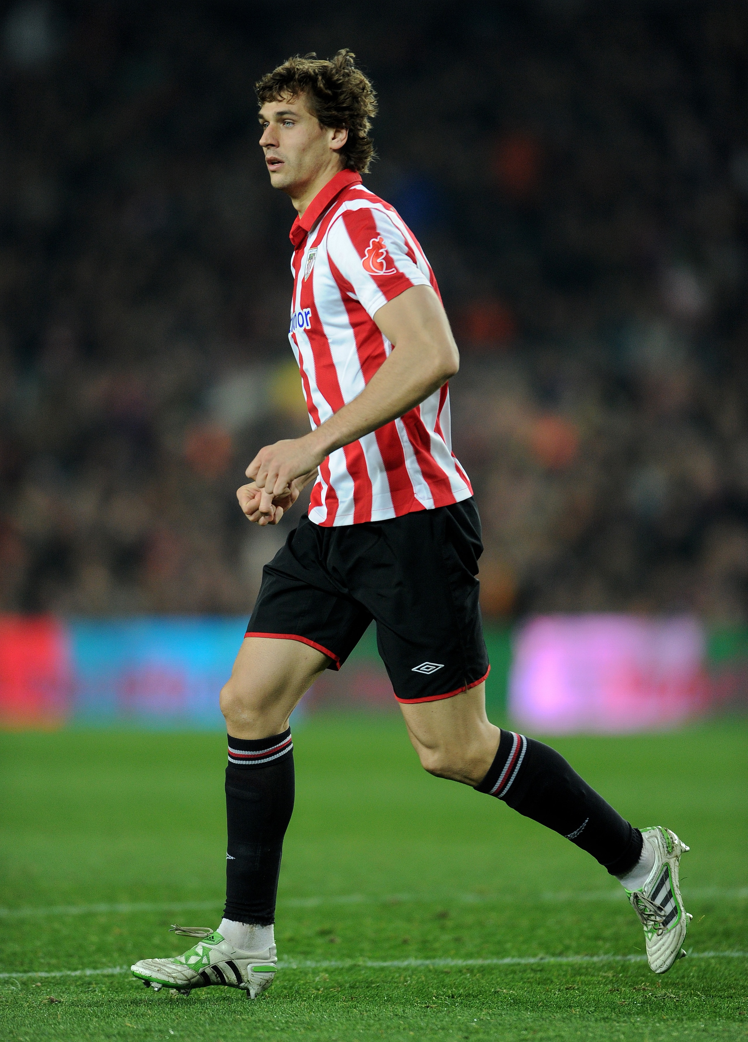 BARCELONA, SPAIN - FEBRUARY 20: Fernando Llorente of Athletic Bilbao looks on during the la Liga match between Barcelona and Athletic Bilbao at Camp Nou stadium on February 20, 2011 in Barcelona, Spain. (Photo by Jasper Juinen/Getty Images) BARCELONA, SPAIN - FEBRUARY 20: Fernando Llorente of Athletic Bilbao looks on during the la Liga match between Barcelona and Athletic Bilbao at Camp Nou stadium on February 20, 2011 in Barcelona, Spain. (Photo by Jasper Juinen/Getty Images)