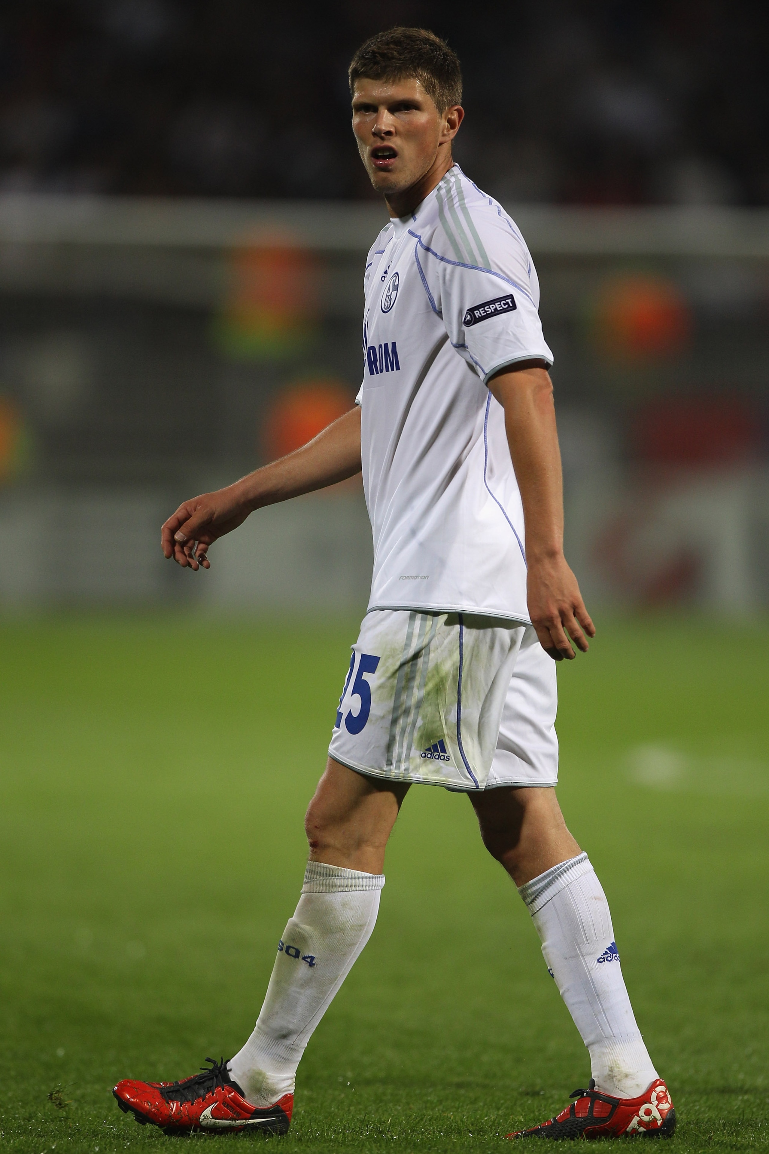 LYON, FRANCE - SEPTEMBER 14: Klaas-Jan Huntelaar of Schalke during the UEFA Champions League Group B match between Olympique Lyonnais and FC Schalke 04 at the Stade de Gerland on September 14, 2010 in Lyon, France. (Photo by Michael Steele/Getty Images) LYON, FRANCE - SEPTEMBER 14: Klaas-Jan Huntelaar of Schalke during the UEFA Champions League Group B match between Olympique Lyonnais and FC Schalke 04 at the Stade de Gerland on September 14, 2010 in Lyon, France. (Photo by Michael Steele/Getty Images)