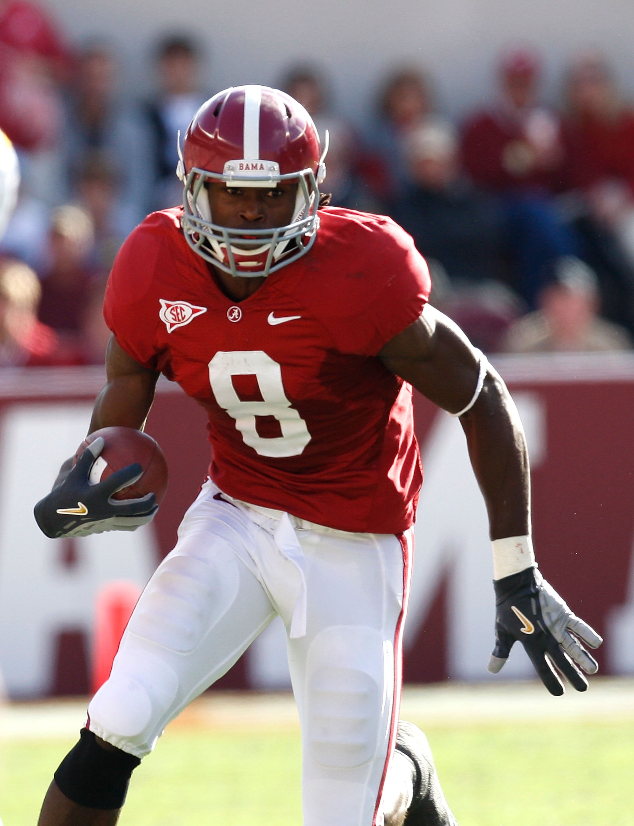 TUSCALOOSA, AL - OCTOBER 24:  Julio Jones #8 of the Alabama Crimson Tide against the Tennessee Volunteers at Bryant-Denny Stadium on October 24, 2009 in Tuscaloosa, Alabama.  (Photo by Kevin C. Cox/Getty Images)