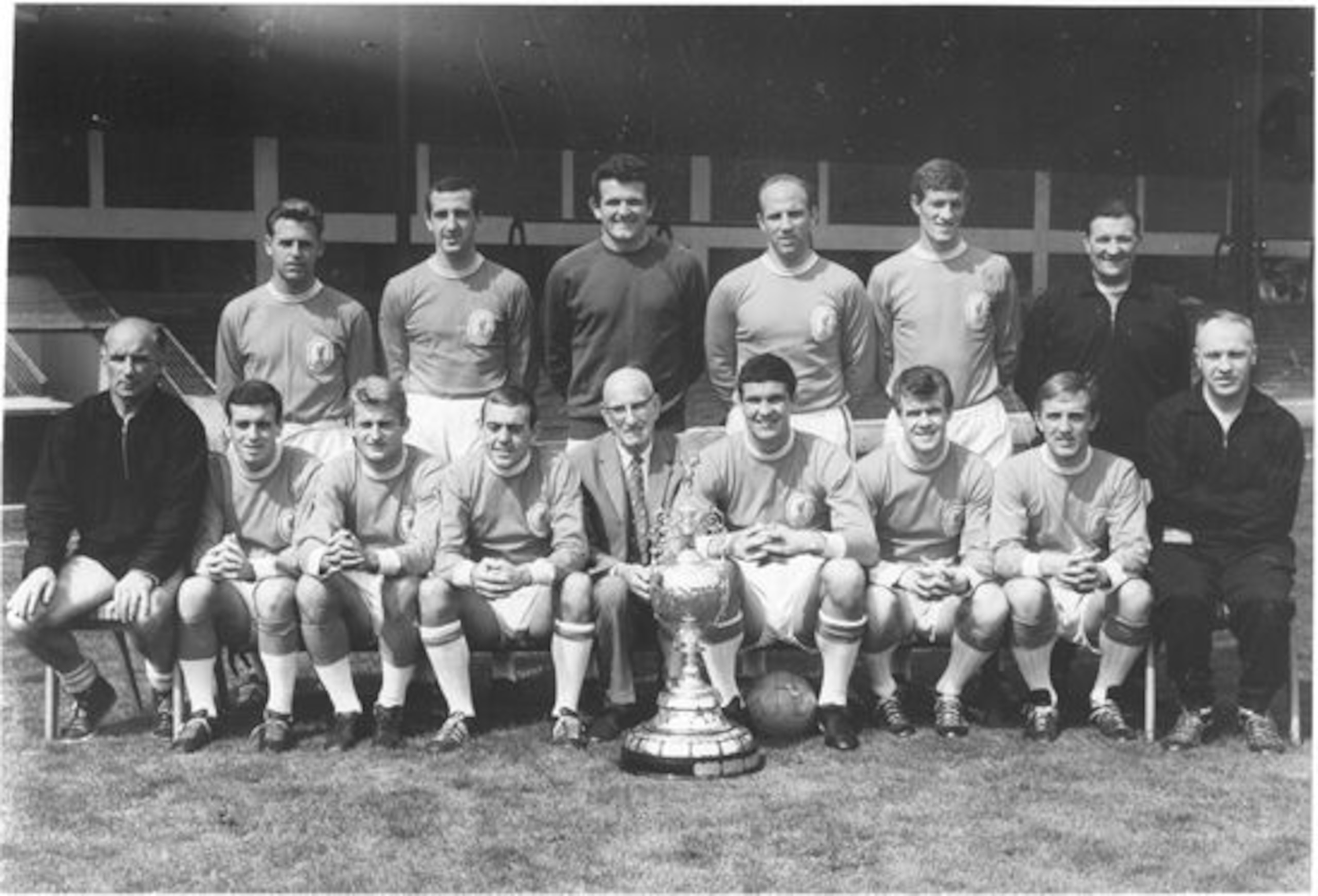 http://www.11v11.com/images/photos/liverpool63-64.jpg
