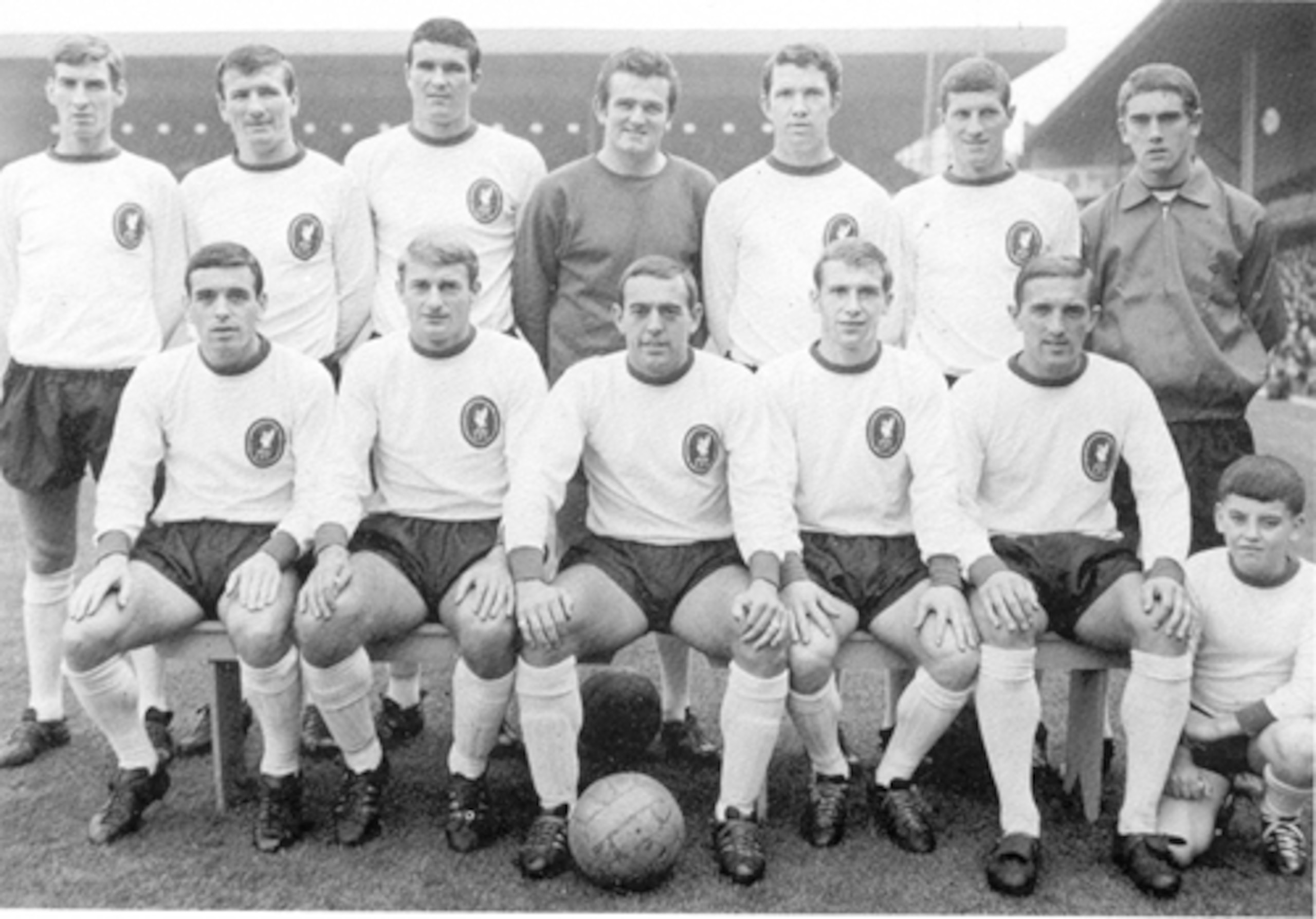 http://4.bp.blogspot.com/-77De6xCGLas/TWJG1cXE2ZI/AAAAAAAAEQ4/BvJElptesJw/s1600/Liverpool%2BFC%2B1966-1967.jpg