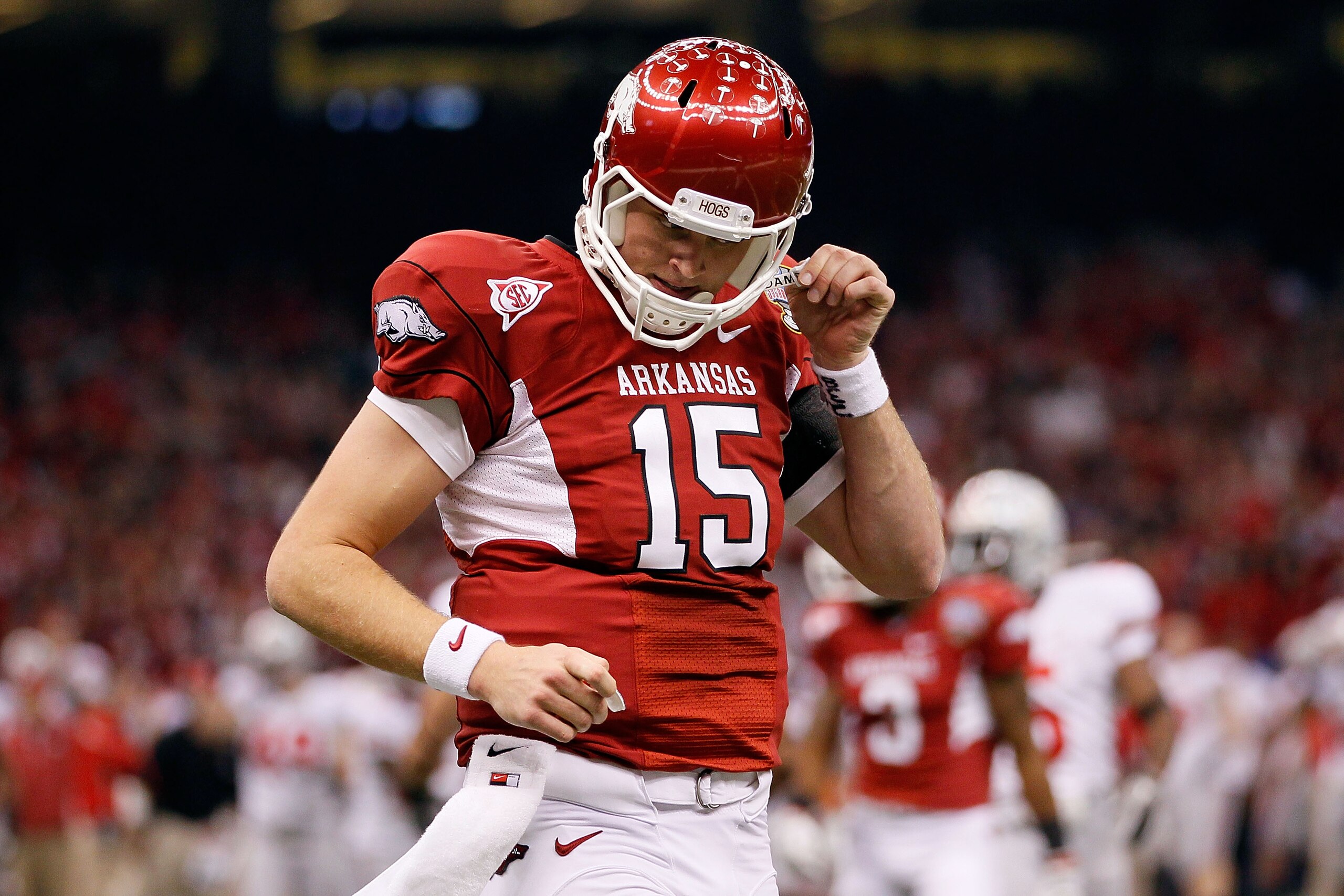 NEW ORLEANS, LA - JANUARY 04:  Quarterback Ryan Mallett #15 of the Arkansas Razorbacks reacts after going three-and-out on their first possesion against the Ohio State Buckeyes during the Allstate Sugar Bowl at the Louisiana Superdome on January 4, 2011 i