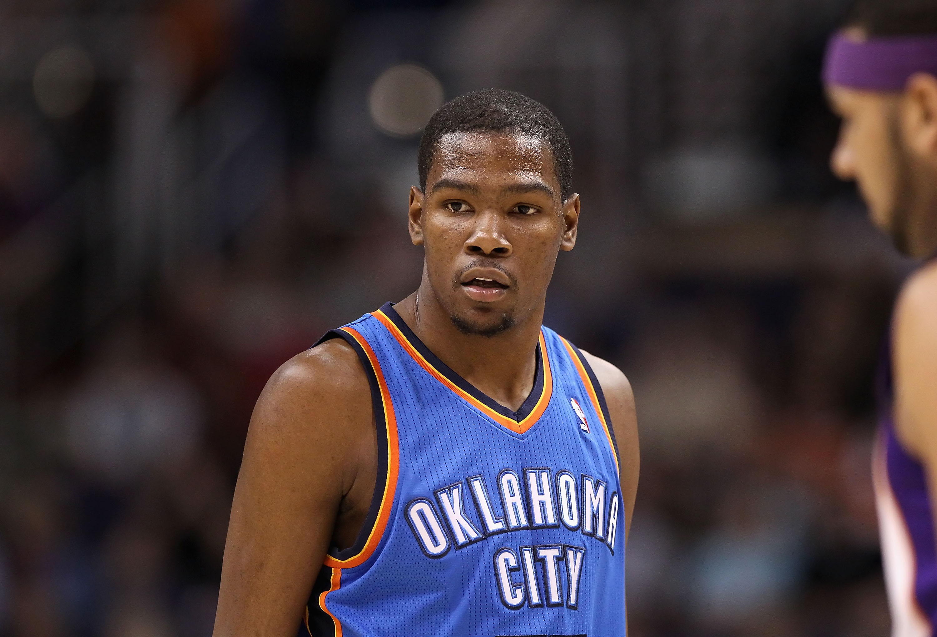 PHOENIX, AZ - MARCH 30:  Kevin Durant #35 of the Oklahoma City Thunder  during the NBA game against the Phoenix Suns at US Airways Center on March 30, 2011 in Phoenix, Arizona. The Thunder defeated the Suns 116-98.   NOTE TO USER: User expressly acknowled