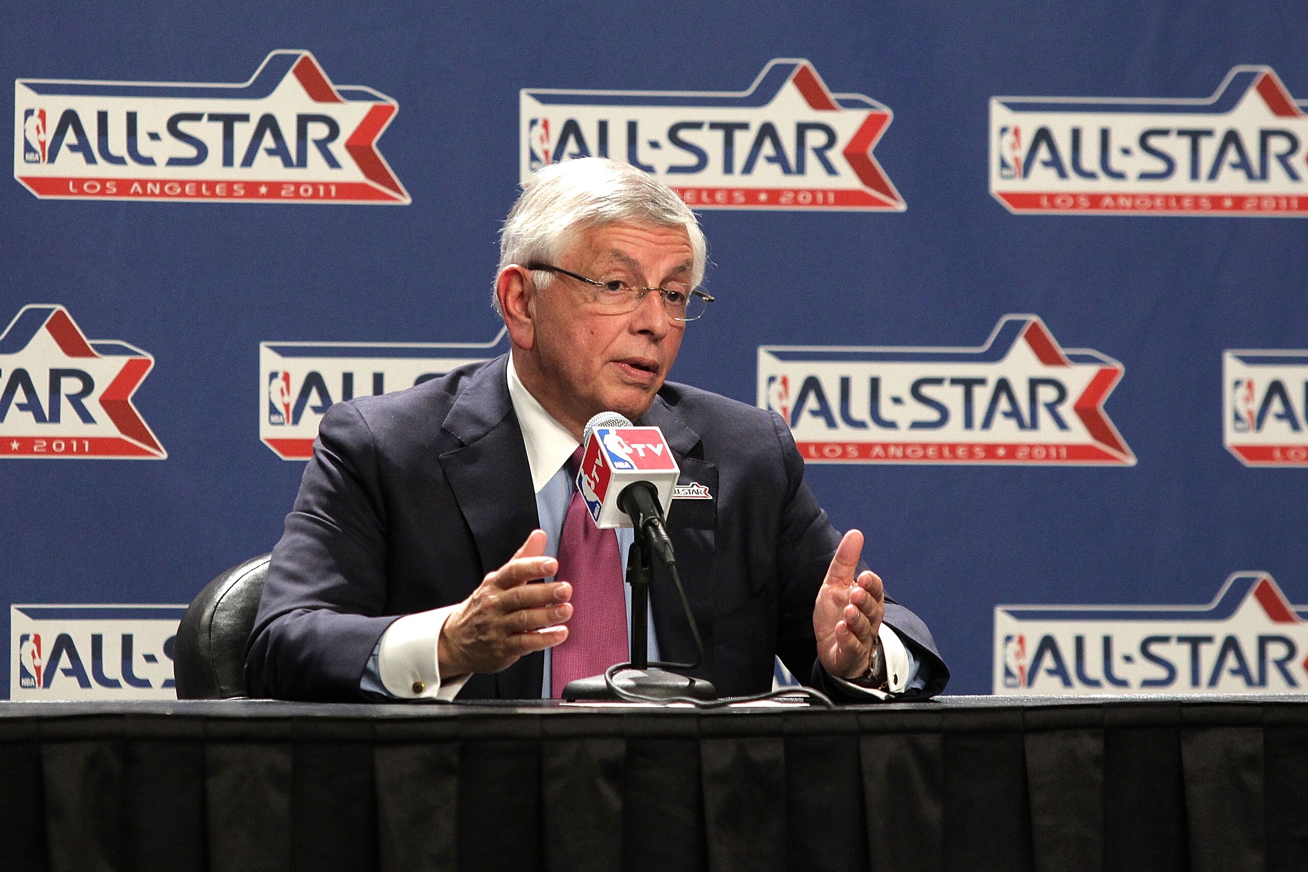LOS ANGELES, CA - FEBRUARY 19: NBA Commissioner David Stern addresses the media before the start of NBA All-Star Saturday Night at Staples Center on February 19, 2011 in Los Angeles, California. (Photo by Noel Vasquez/Getty Images) LOS ANGELES, CA - FEBRUARY 19: NBA Commissioner David Stern addresses the media before the start of NBA All-Star Saturday Night at Staples Center on February 19, 2011 in Los Angeles, California. (Photo by Noel Vasquez/Getty Images)