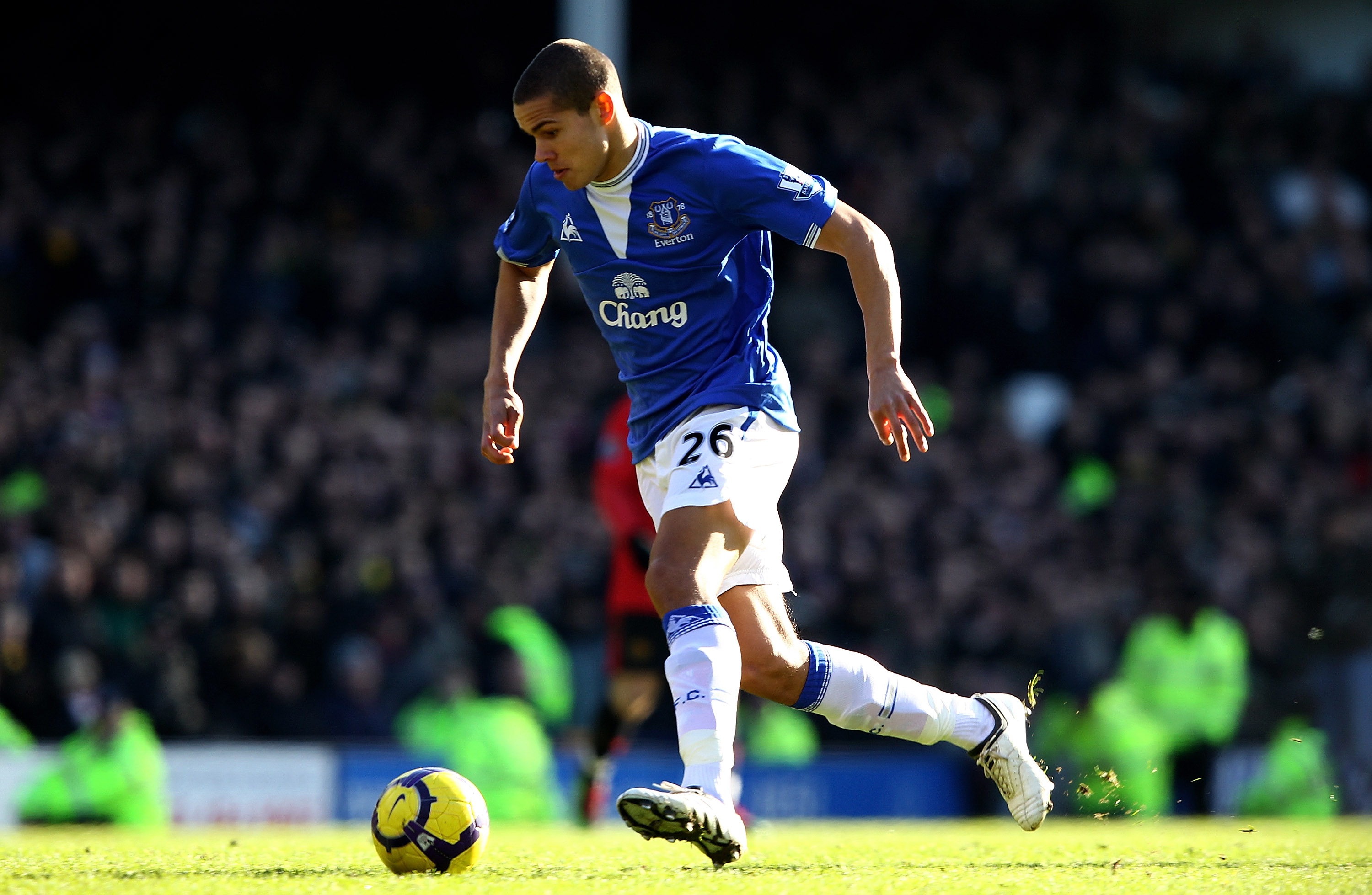 LIVERPOOL, ENGLAND - FEBRUARY 20:  Jack Rodwell of Everton runs in to score his team's third goal during the Barclays Premier League match between Everton and Manchester United at Goodison Park on February 20, 2010 in Liverpool, England.  (Photo by Clive