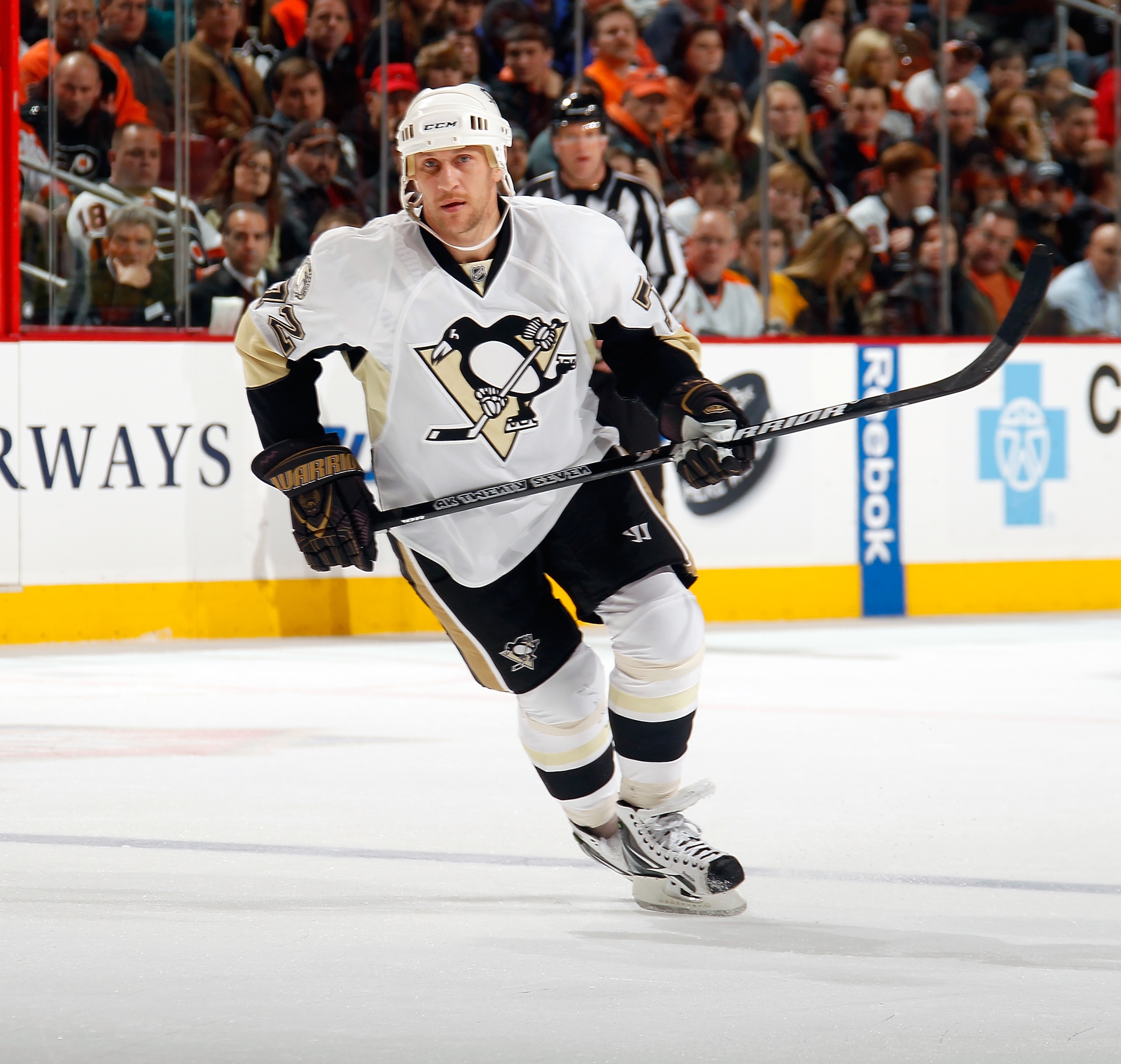 PHILADELPHIA, PA - MARCH 24: Alex Kovalev #72 of the Pittsburgh Penguins in action during a game against the Philadelphia Flyers on March 24, 2011 at the Wells Fargo Center in Philadelphia, Pennsylvania. (Photo by Lou Capozzola/Getty Images) PHILADELPHIA, PA - MARCH 24: Alex Kovalev #72 of the Pittsburgh Penguins in action during a game against the Philadelphia Flyers on March 24, 2011 at the Wells Fargo Center in Philadelphia, Pennsylvania. (Photo by Lou Capozzola/Getty Images)