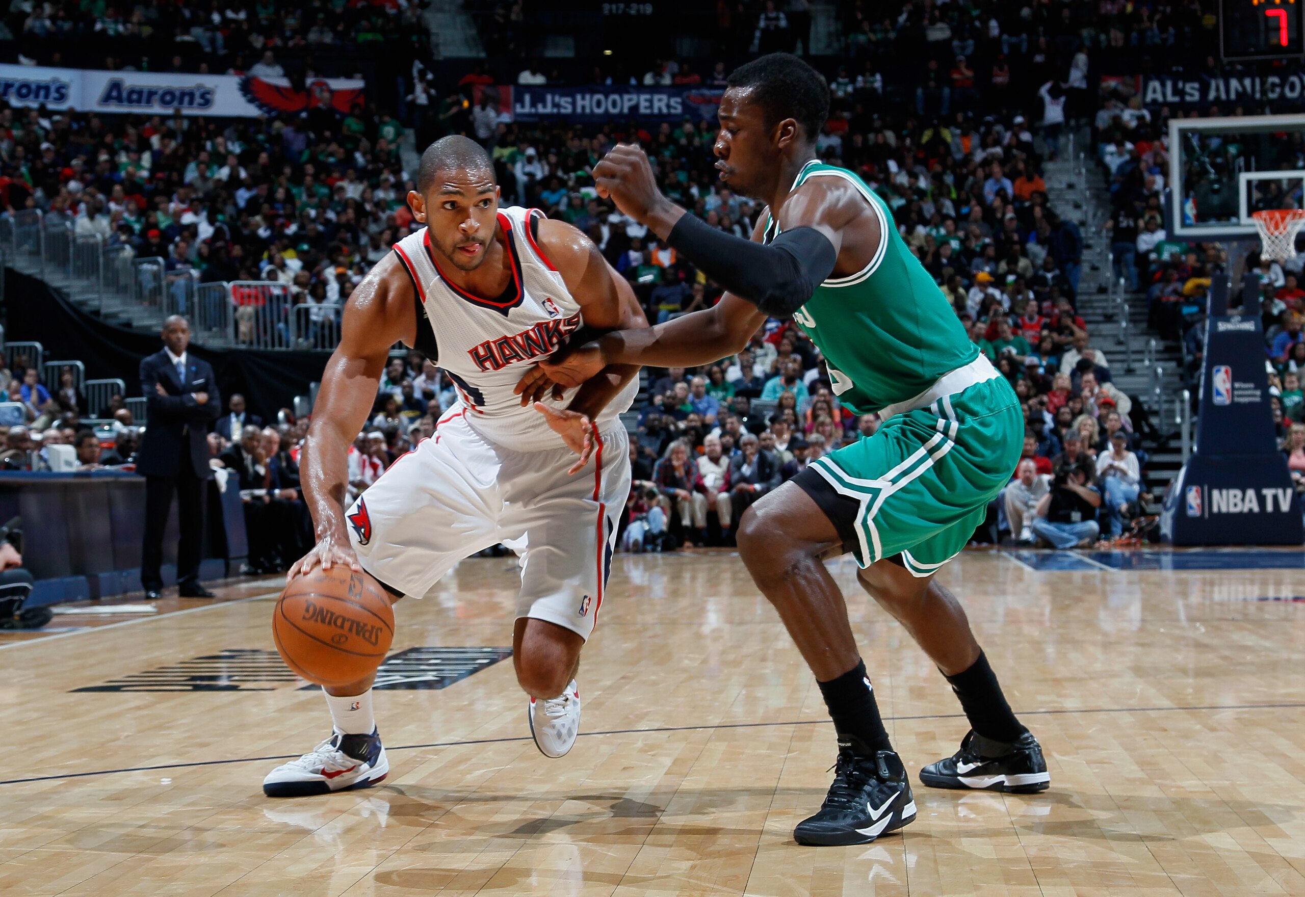 ATLANTA, GA - APRIL 01: Al Horford #15 of the Atlanta Hawks against Jeff Green #8 of the Boston Celtics at Philips Arena on April 1, 2011 in Atlanta, Georgia. NOTE TO USER: User expressly acknowledges and agrees that, by downloading and/or using this Ph ATLANTA, GA - APRIL 01: Al Horford #15 of the Atlanta Hawks against Jeff Green #8 of the Boston Celtics at Philips Arena on April 1, 2011 in Atlanta, Georgia. NOTE TO USER: User expressly acknowledges and agrees that, by downloading and/or using this Ph