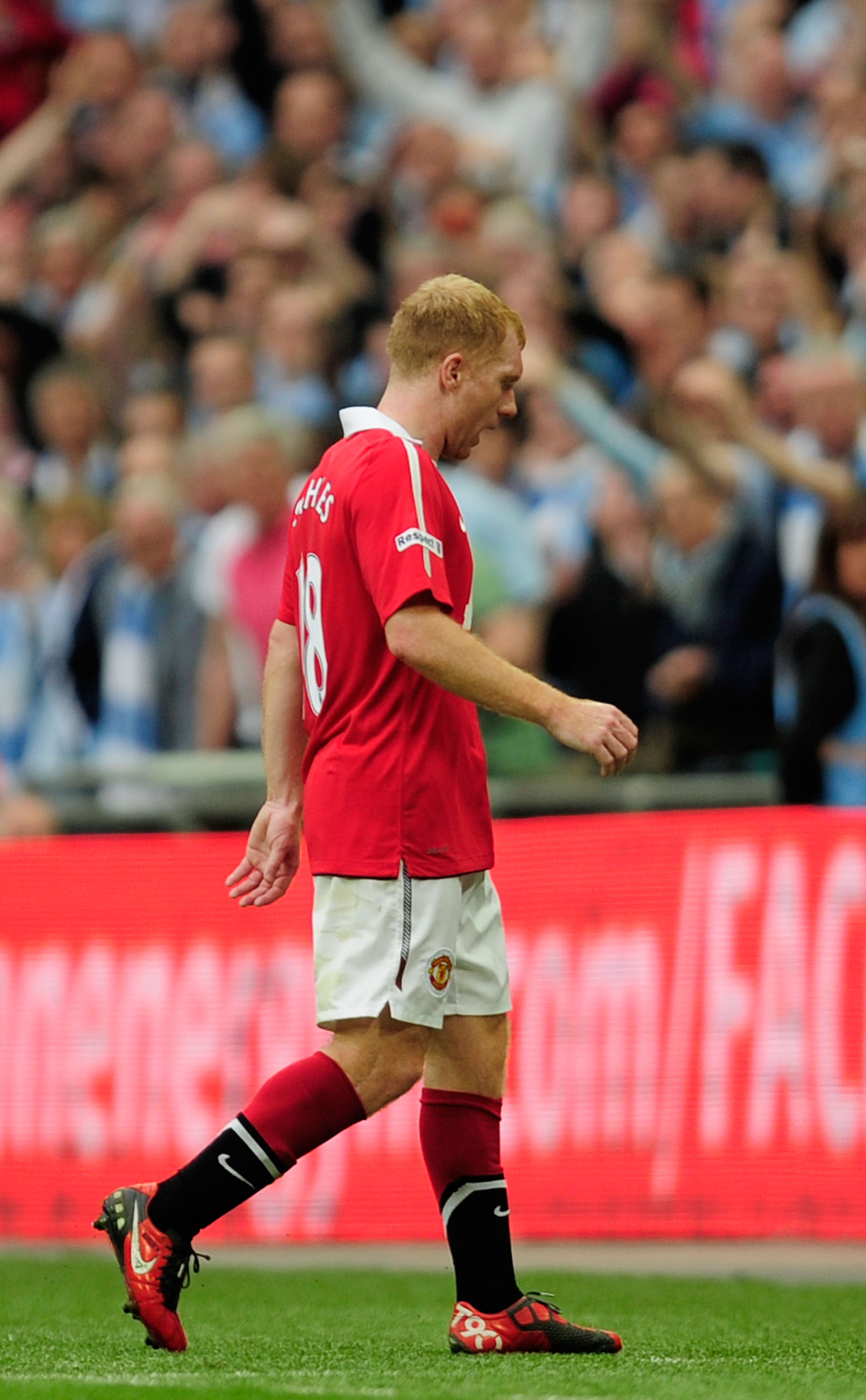 LONDON, ENGLAND - APRIL 16:  Paul Scholes is shown a red card after his high footed challenge Pablo Zabaleta of Manchester City during the FA Cup sponsored by E.ON semi final match between Manchester City and Manchester United at Wembley Stadium on April